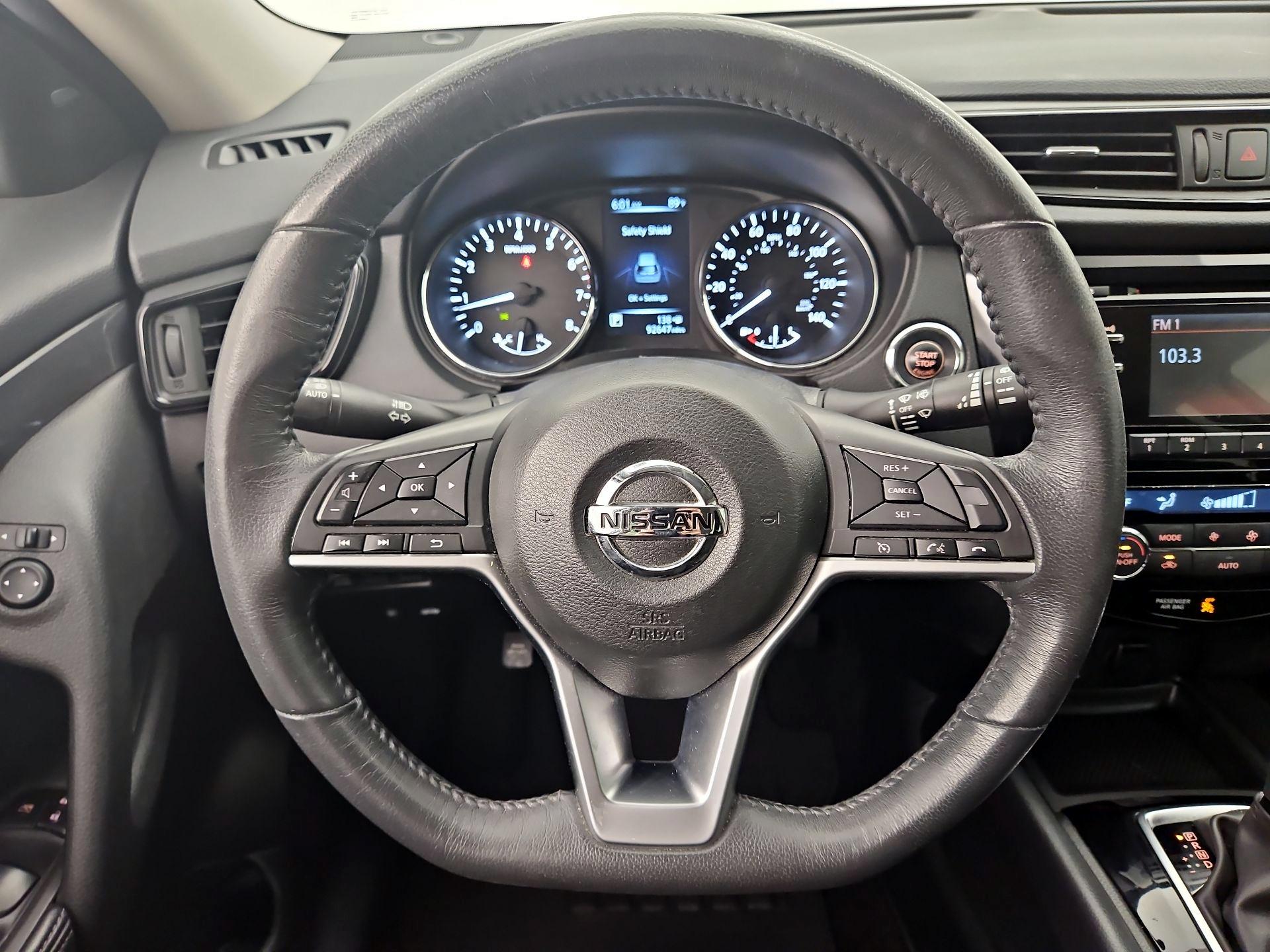 Thumbnail: 2017 Nissan Rogue - 10