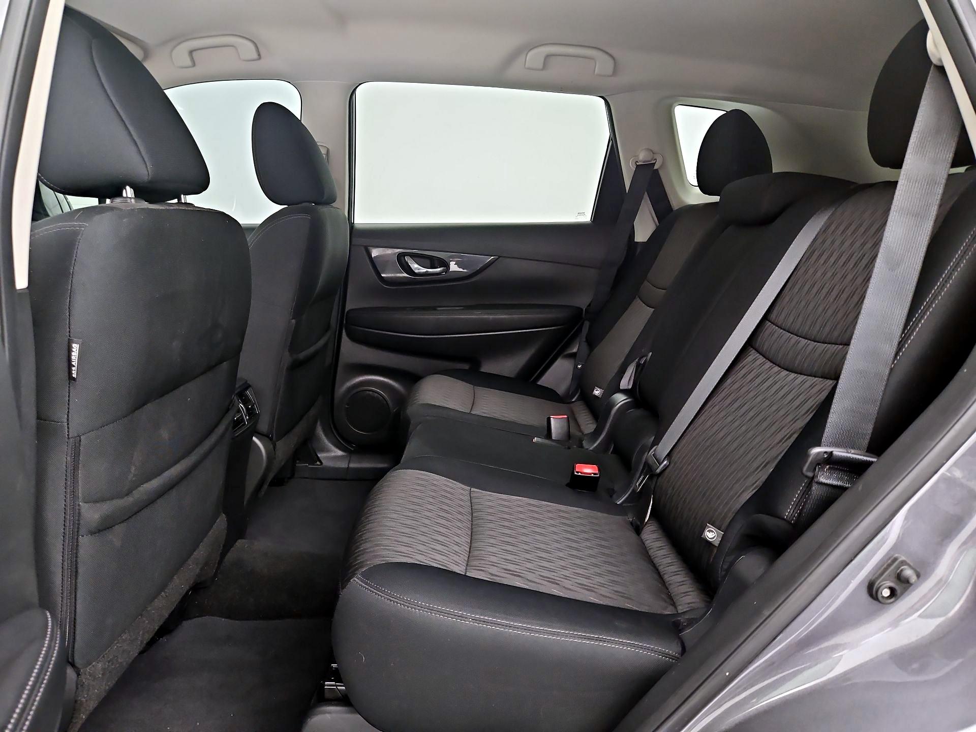 Thumbnail: 2017 Nissan Rogue - 19