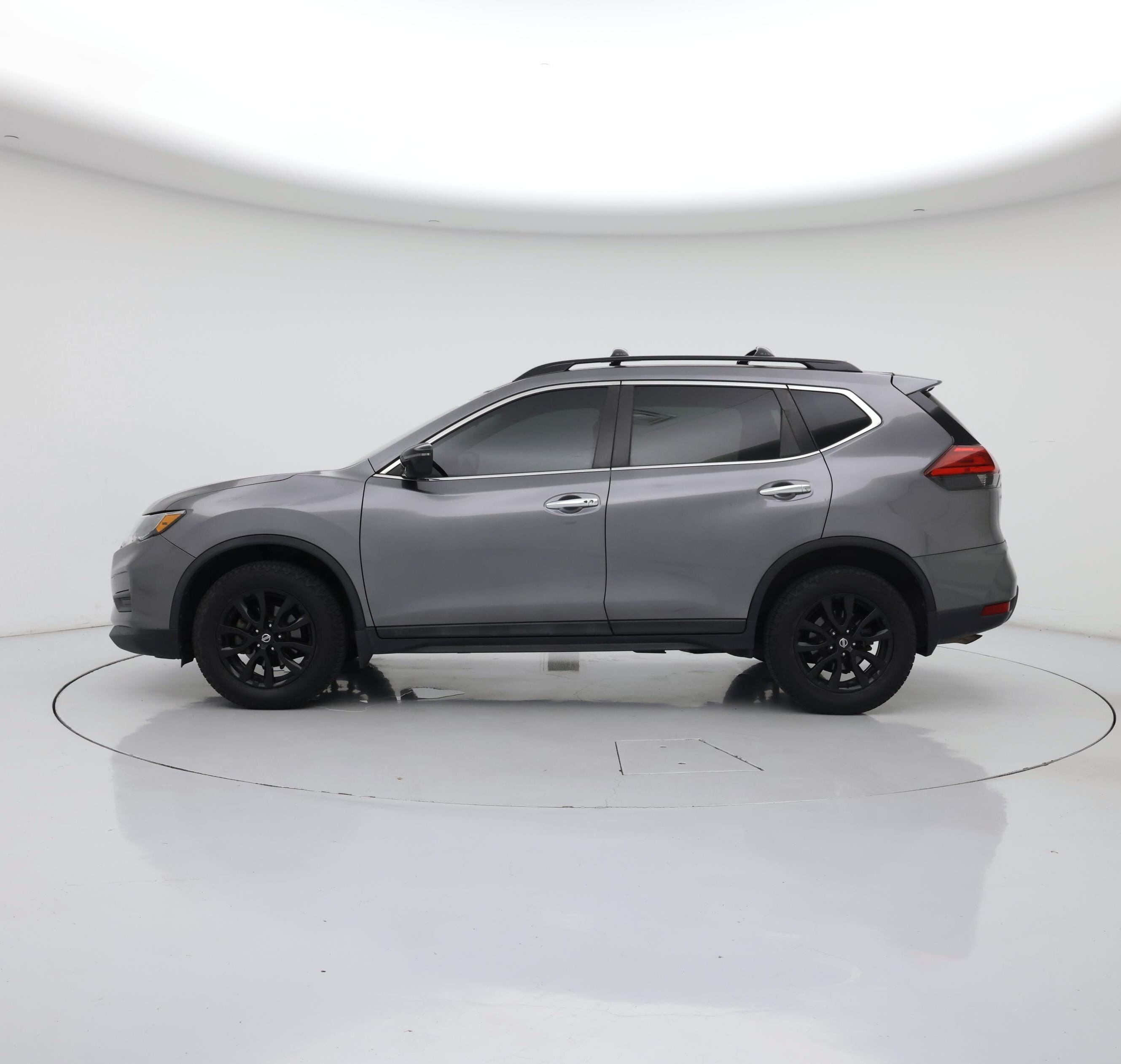 Thumbnail: 2017 Nissan Rogue - 3