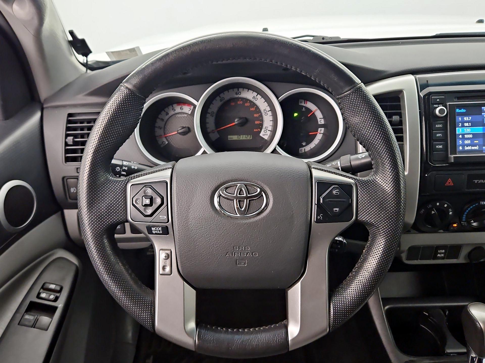 Thumbnail: 2015 Toyota Tacoma - 10