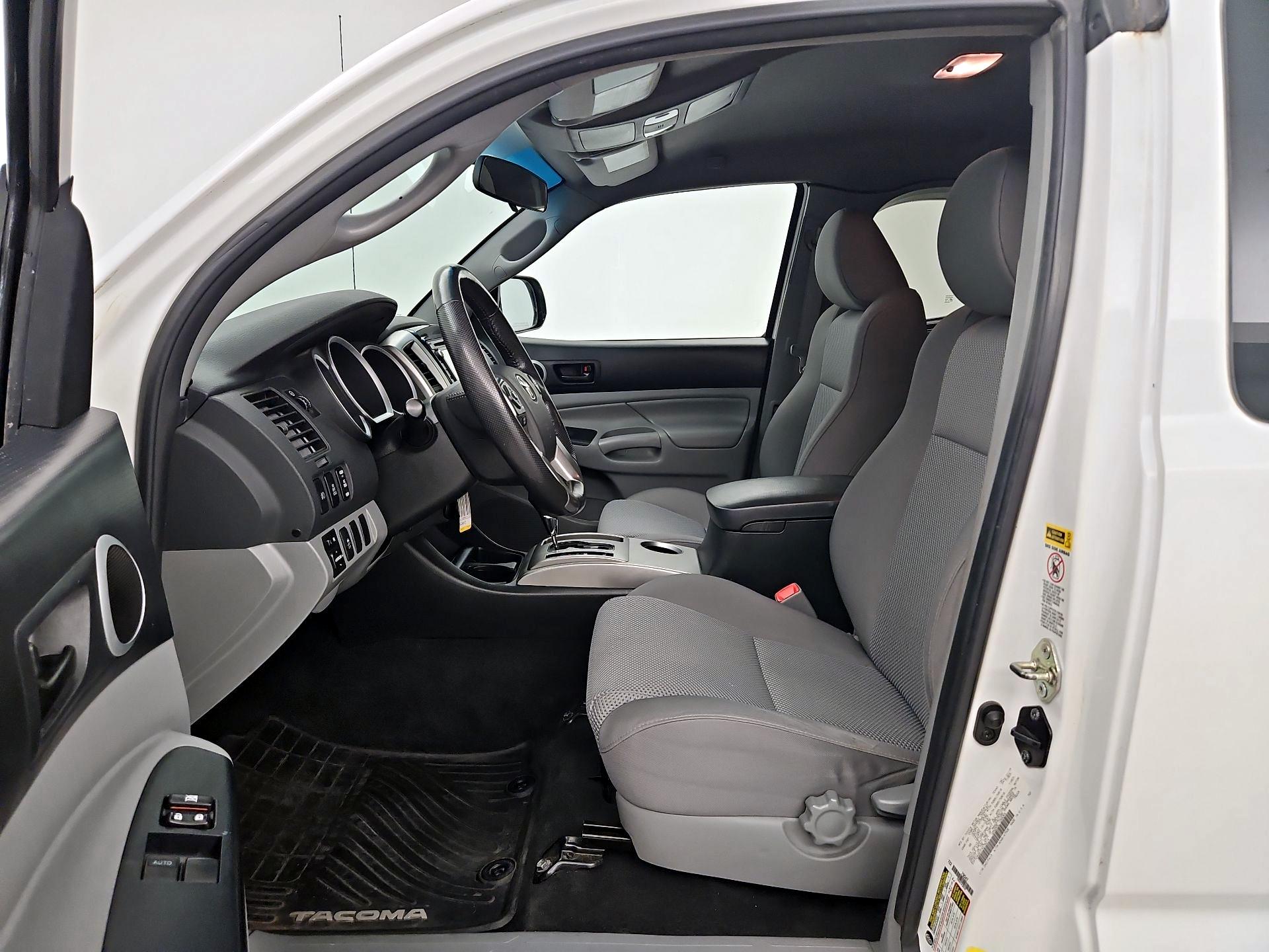 Thumbnail: 2015 Toyota Tacoma - 11