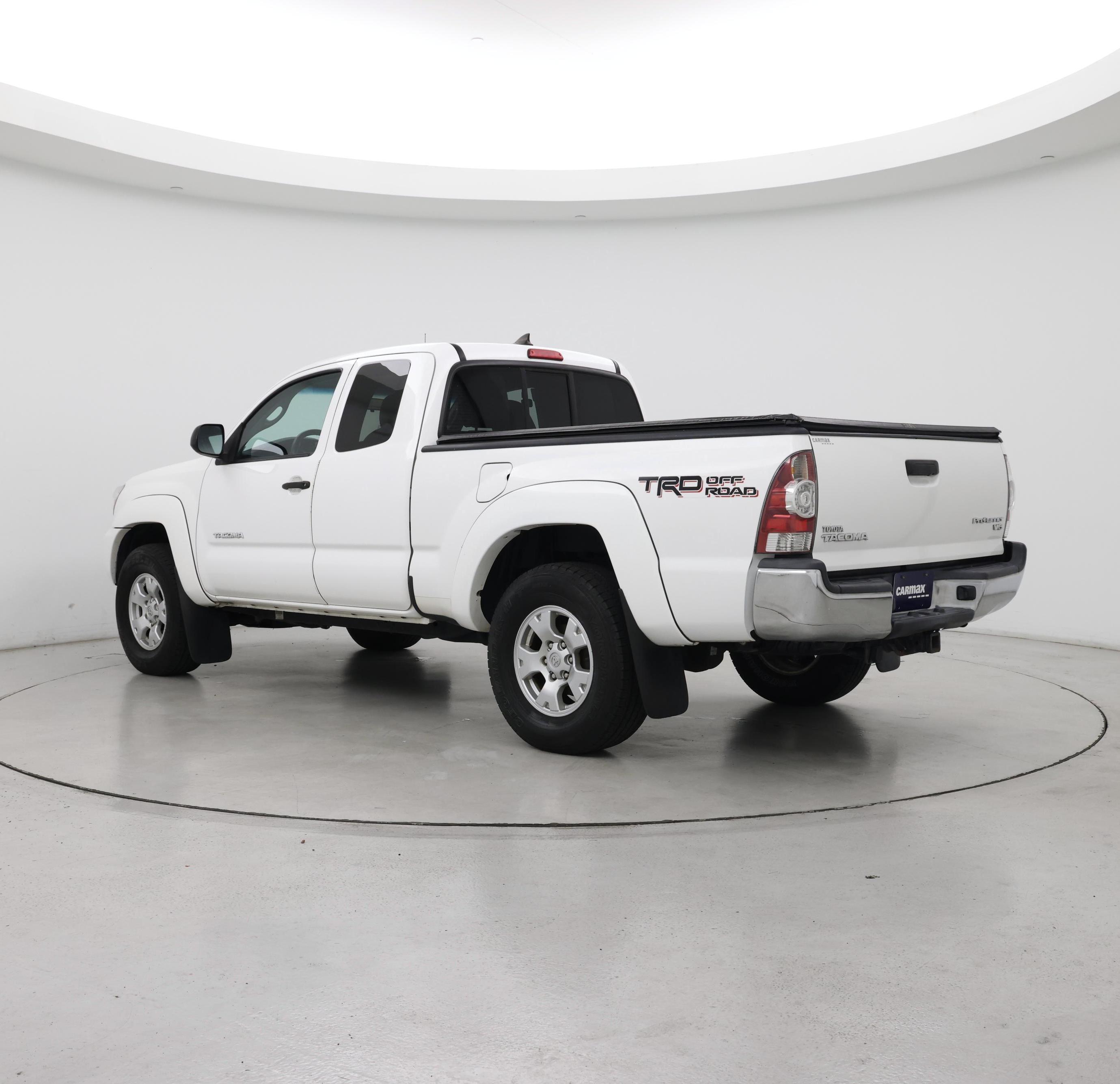 Thumbnail: 2015 Toyota Tacoma - 2
