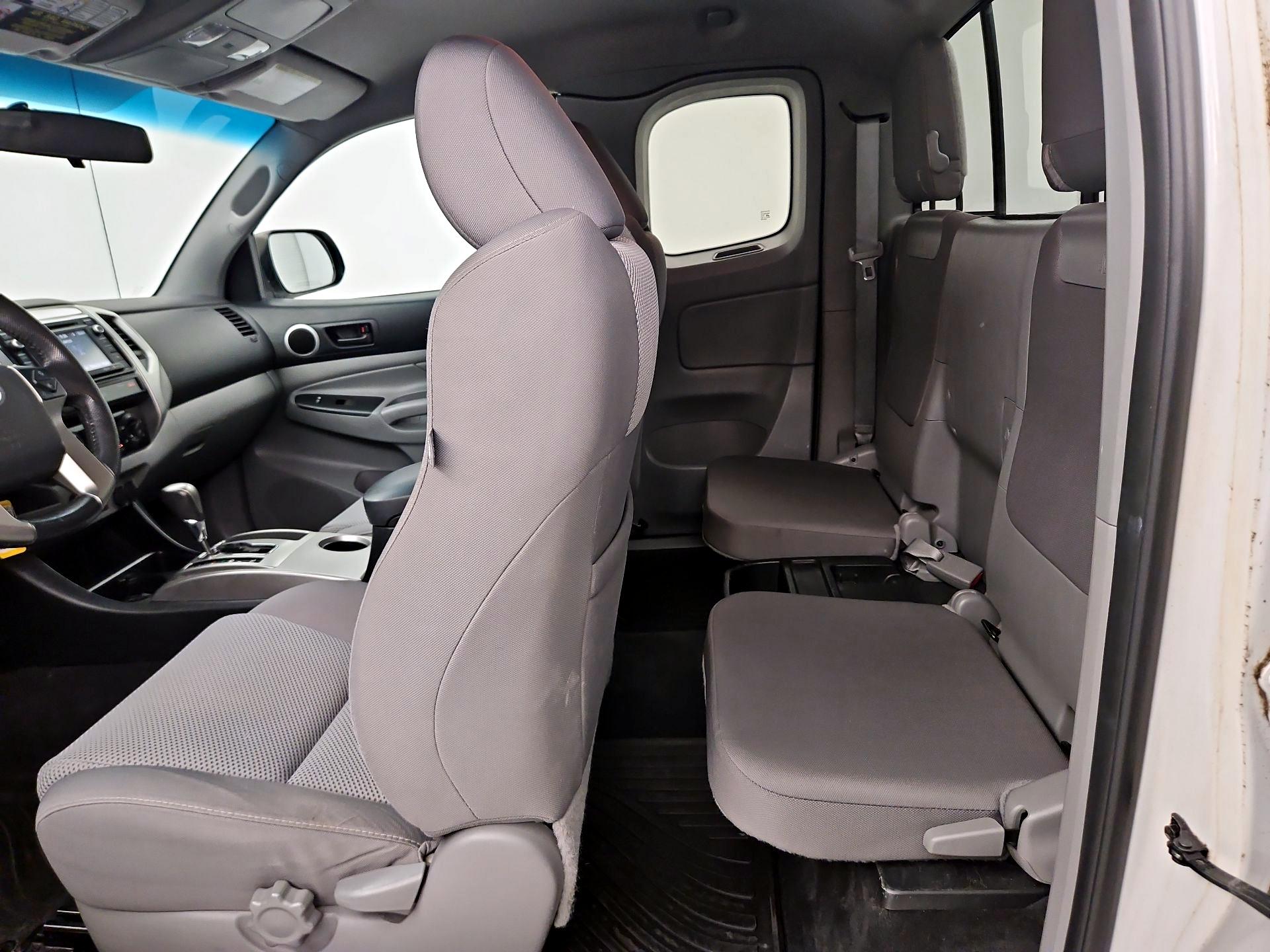 Thumbnail: 2015 Toyota Tacoma - 19