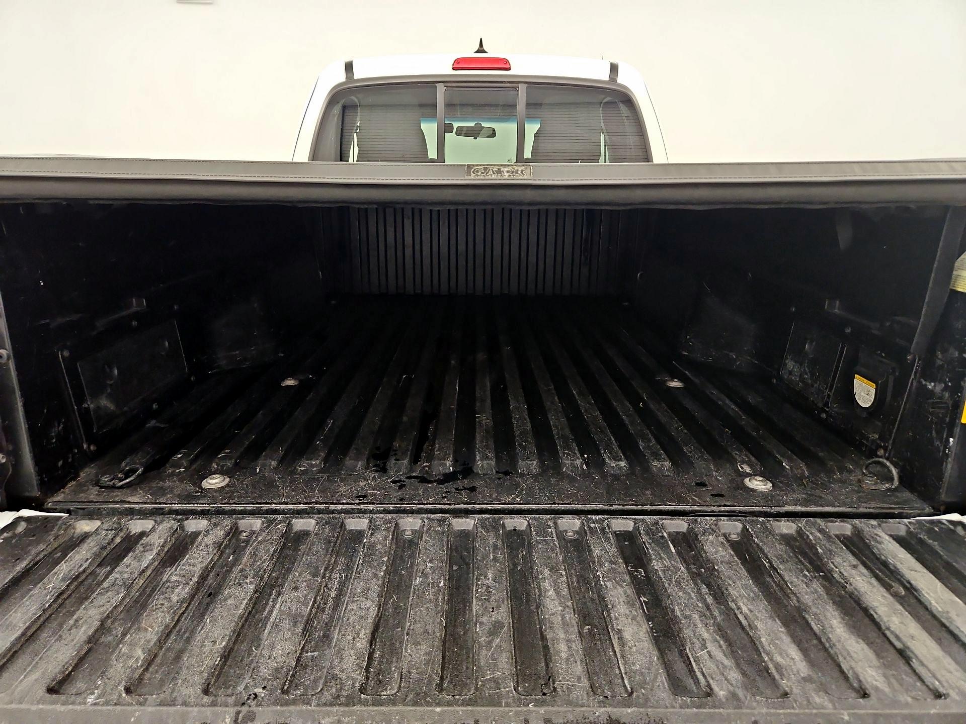 Thumbnail: 2015 Toyota Tacoma - 20