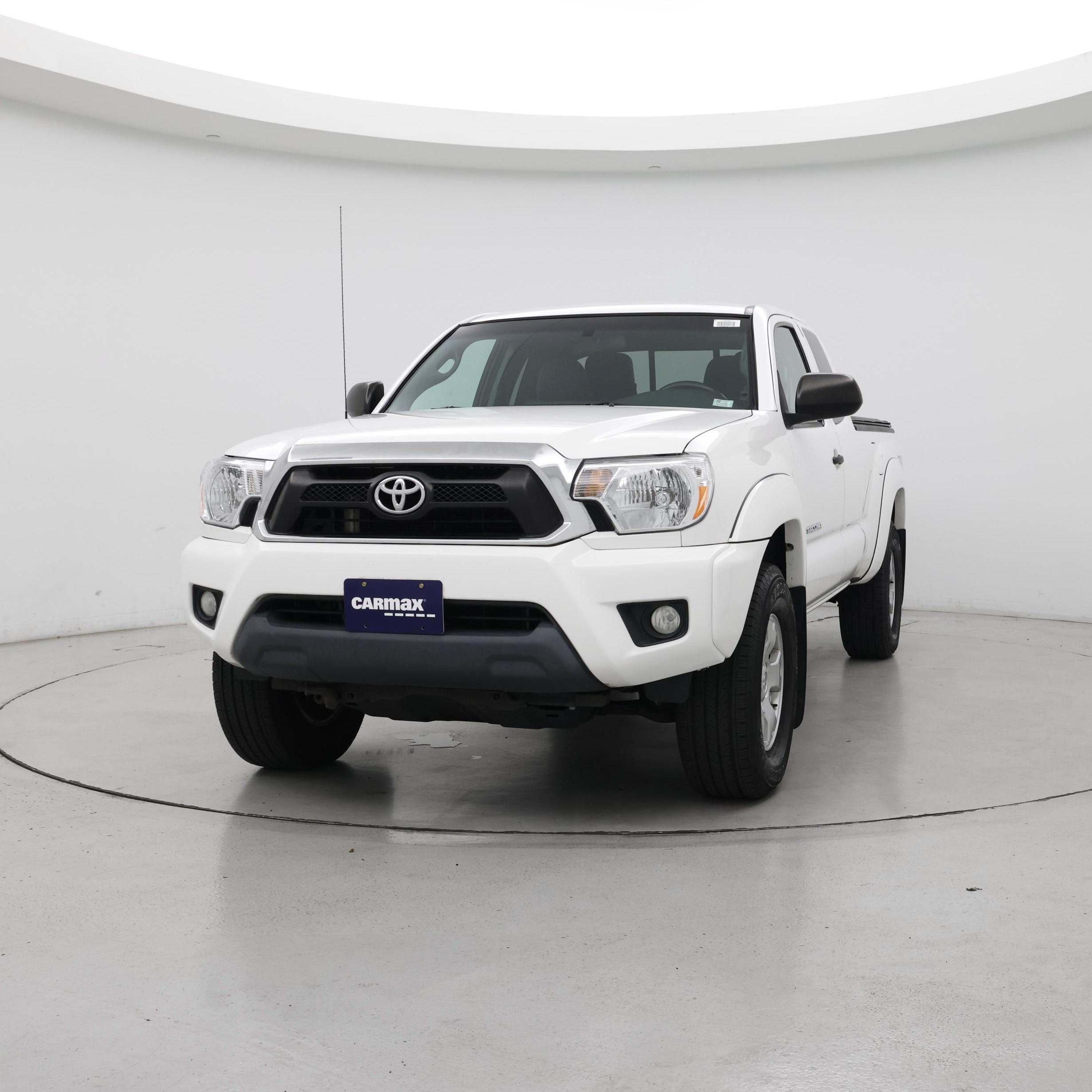 Thumbnail: 2015 Toyota Tacoma - 4