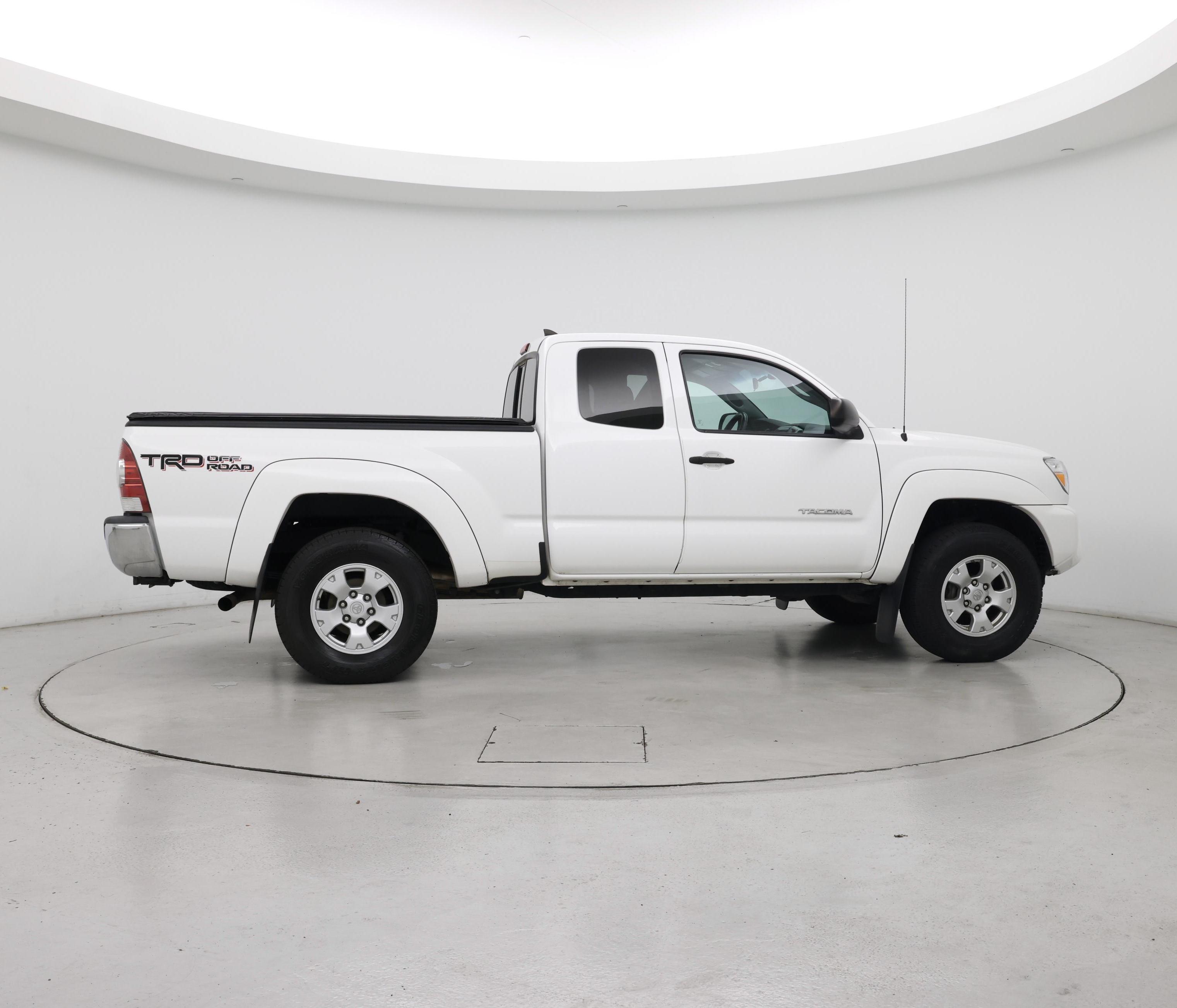 Thumbnail: 2015 Toyota Tacoma - 7