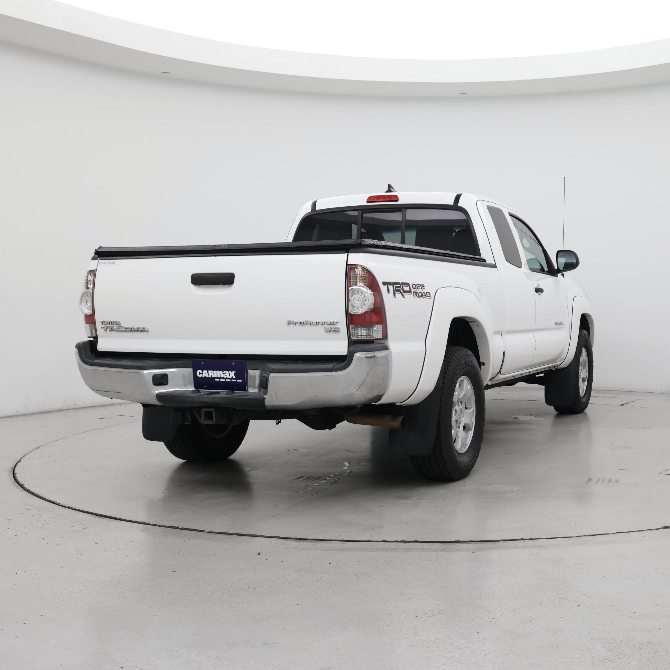 Thumbnail: 2015 Toyota Tacoma - 8