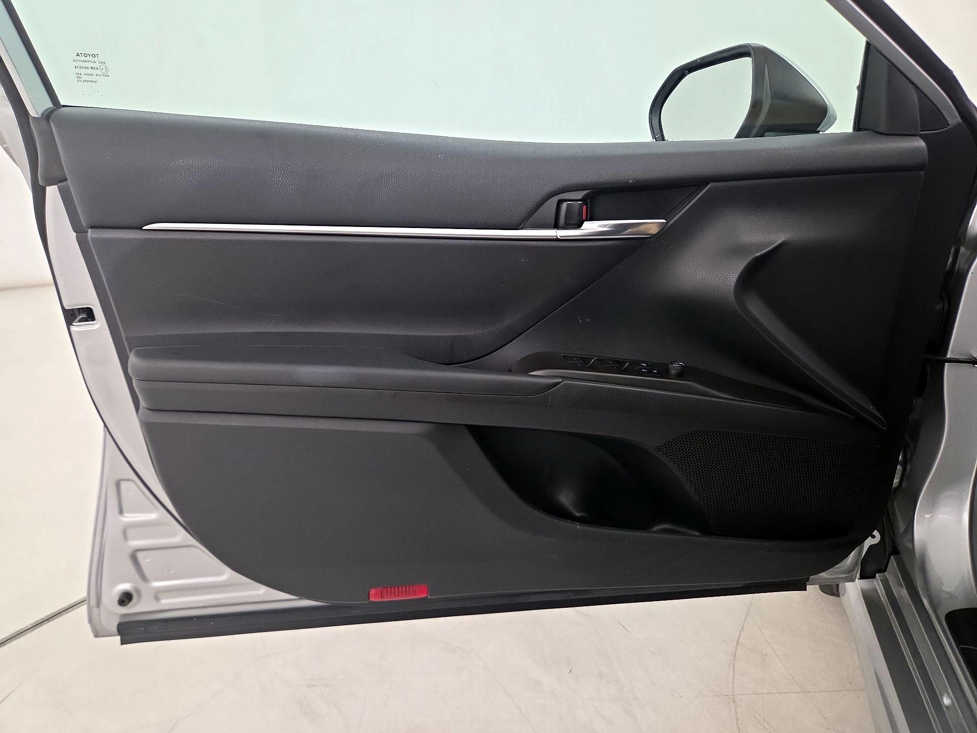 Thumbnail: 2022 Toyota Camry - 12