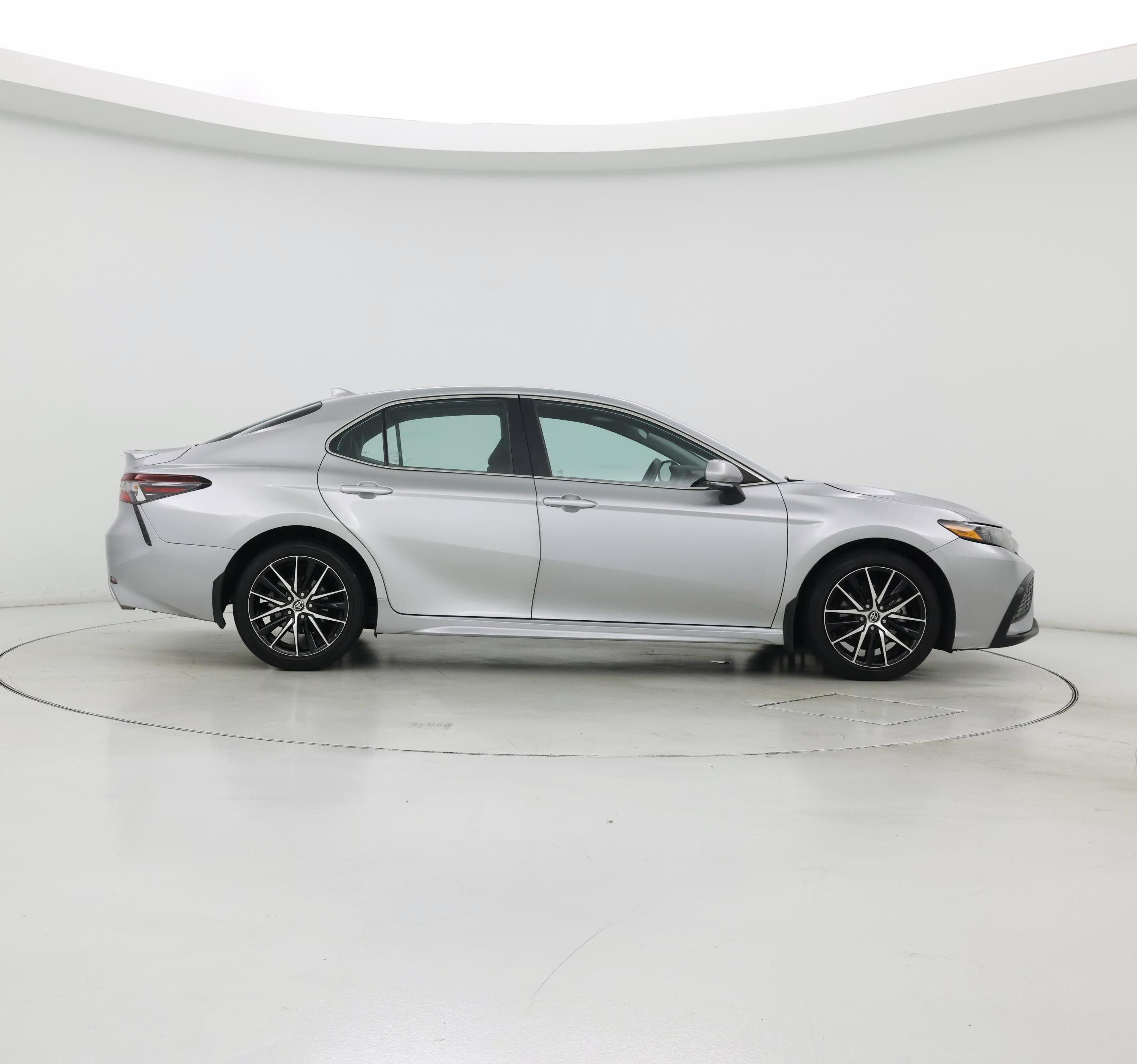 Thumbnail: 2022 Toyota Camry - 7