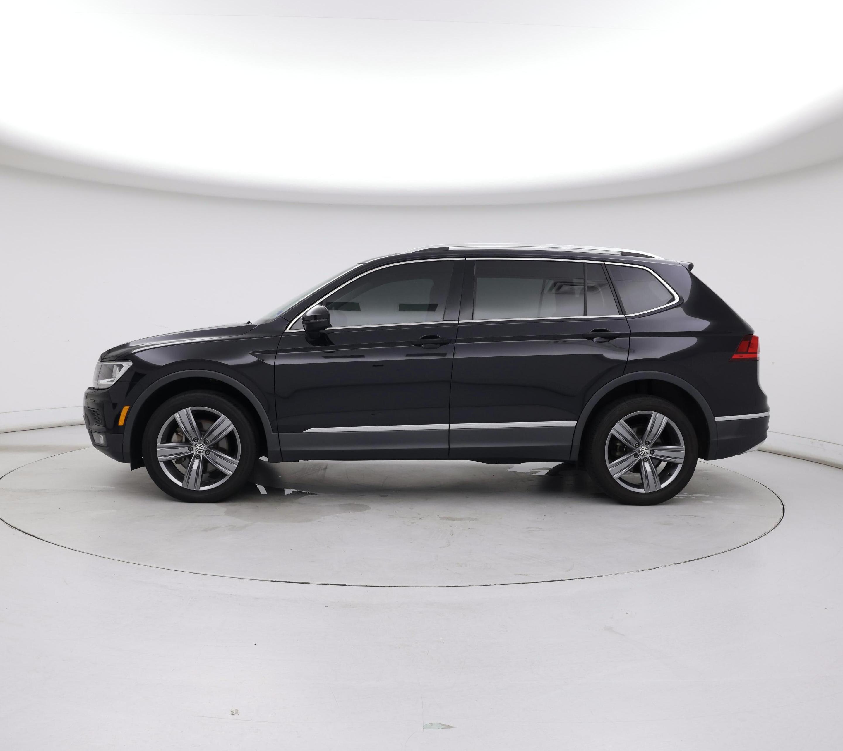 Thumbnail: 2020 Volkswagen Tiguan - 3