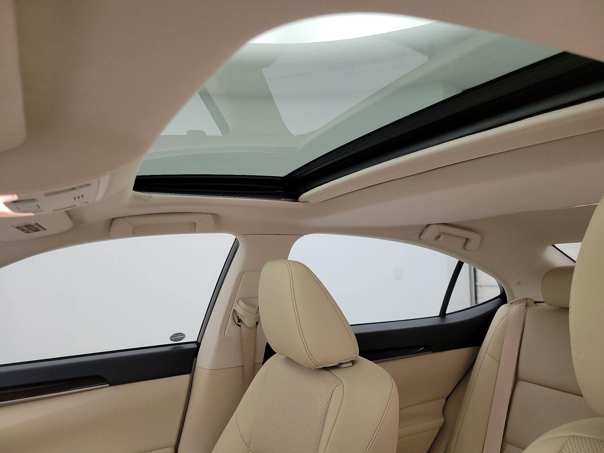 Thumbnail: 2015 Lexus ES - 19