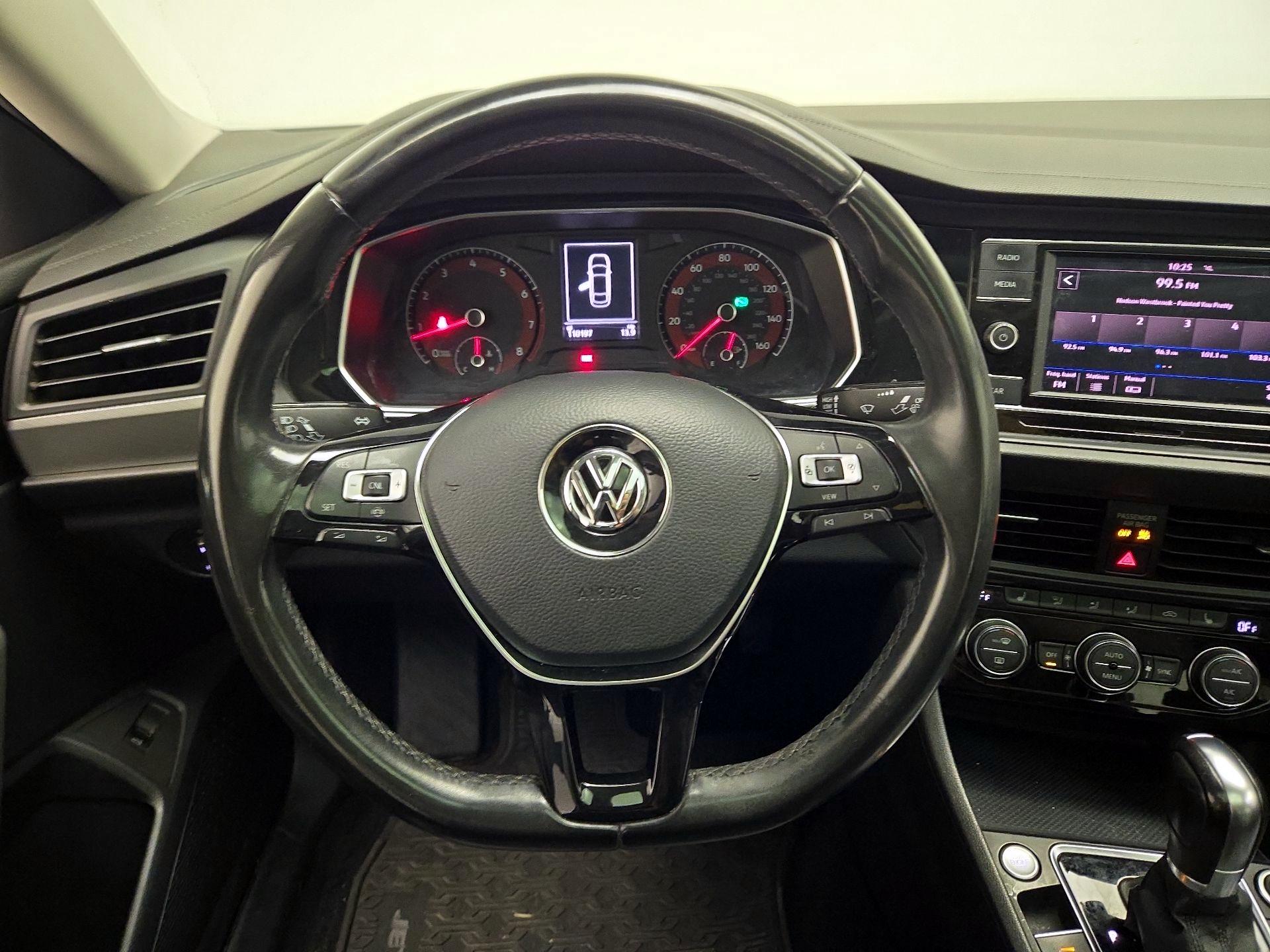 Thumbnail: 2019 Volkswagen Jetta - 10