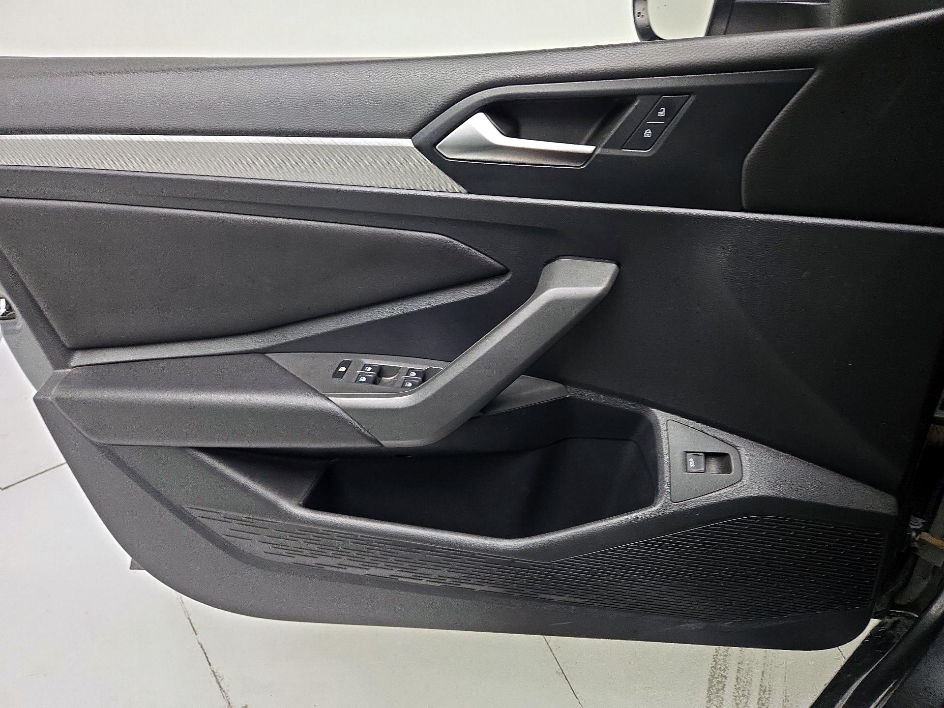 Thumbnail: 2019 Volkswagen Jetta - 12