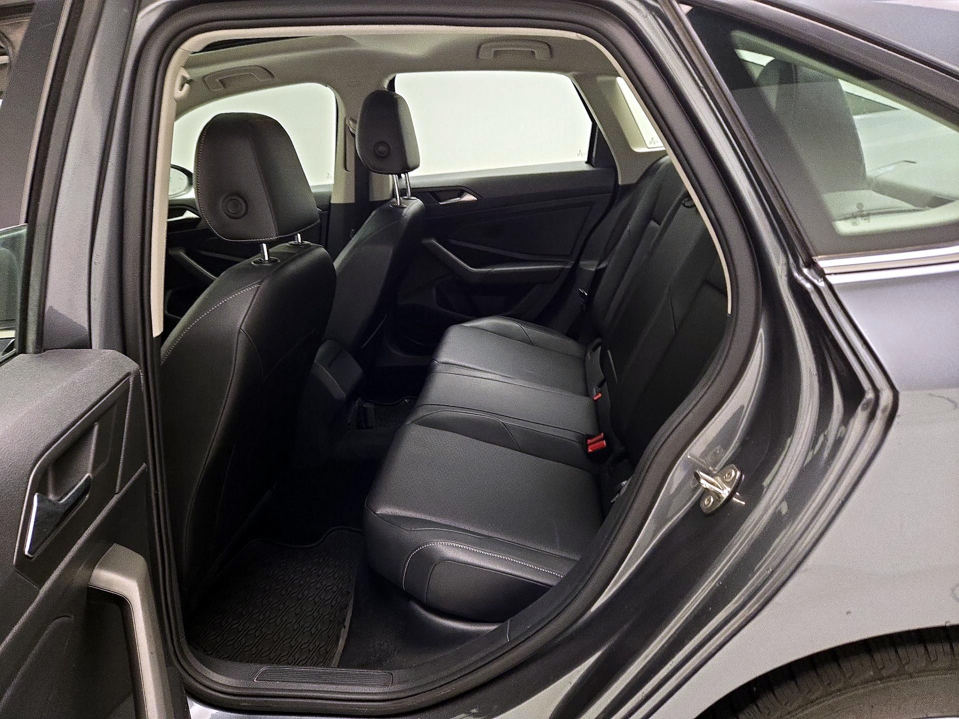 Thumbnail: 2019 Volkswagen Jetta - 20