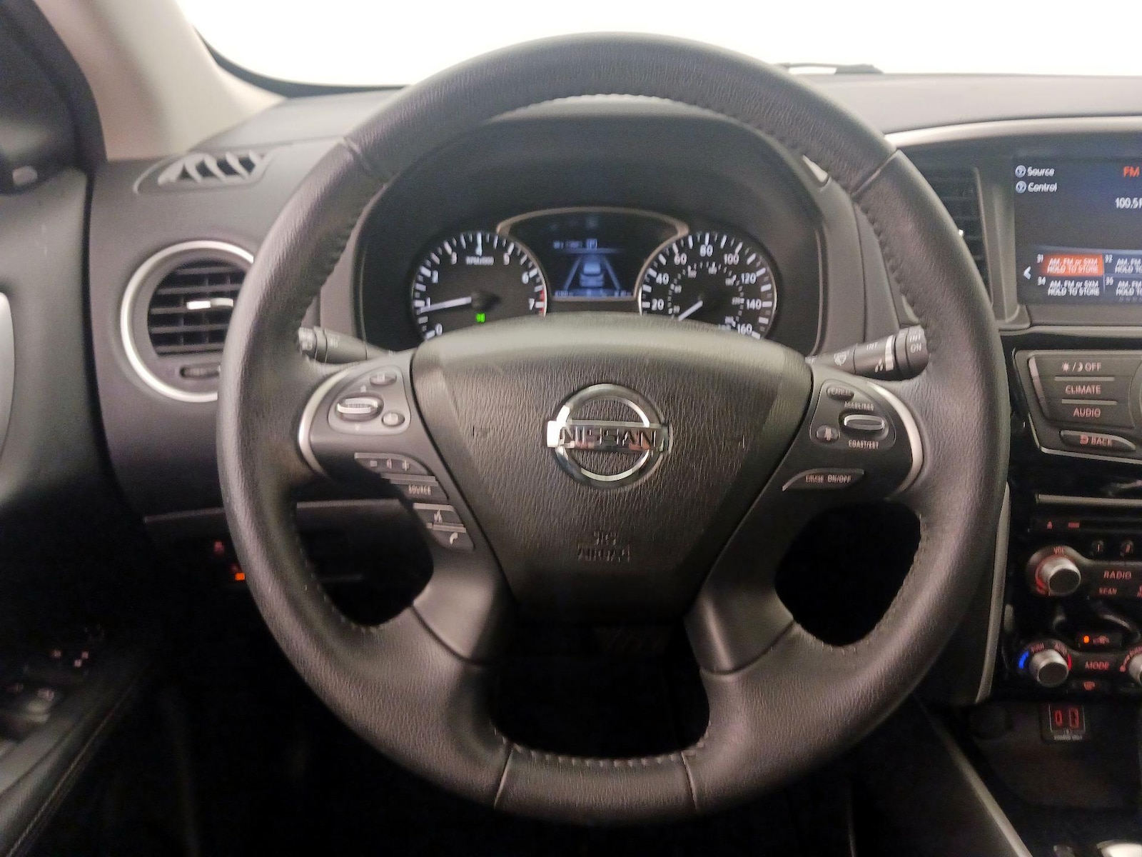 2019 Nissan Pathfinder SV - Photo 11