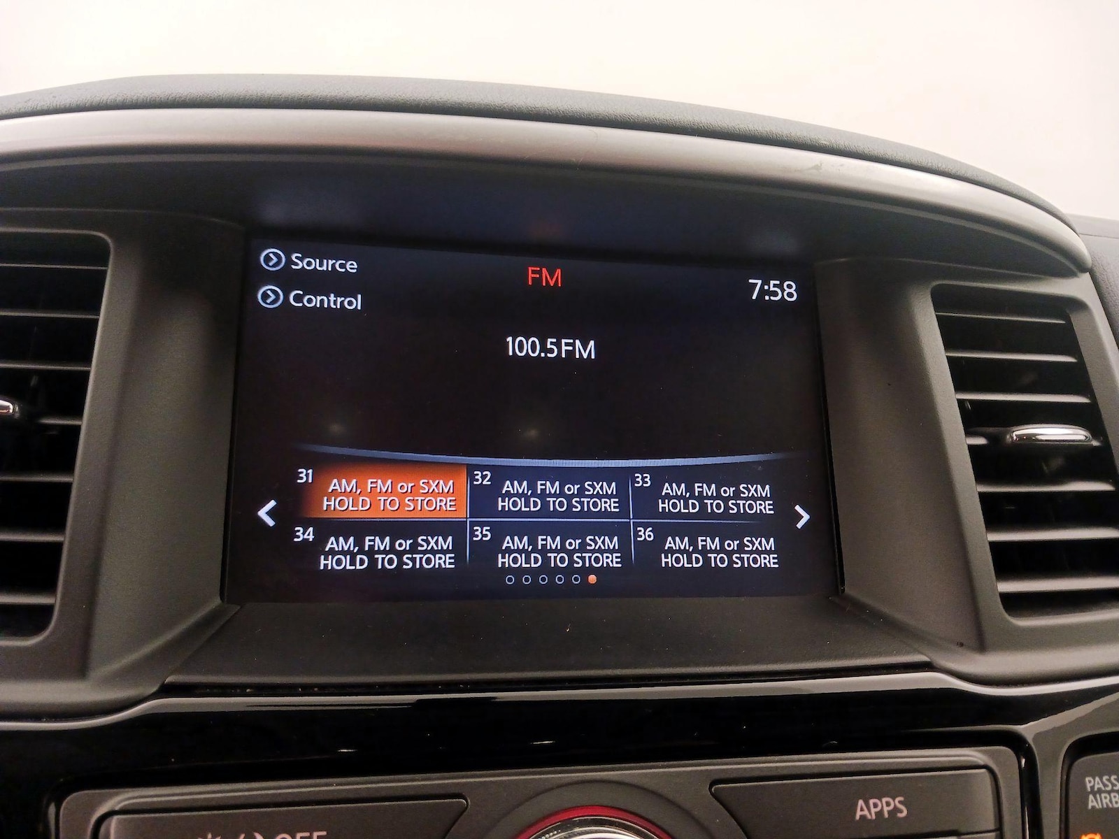 2019 Nissan Pathfinder SV - Photo 16
