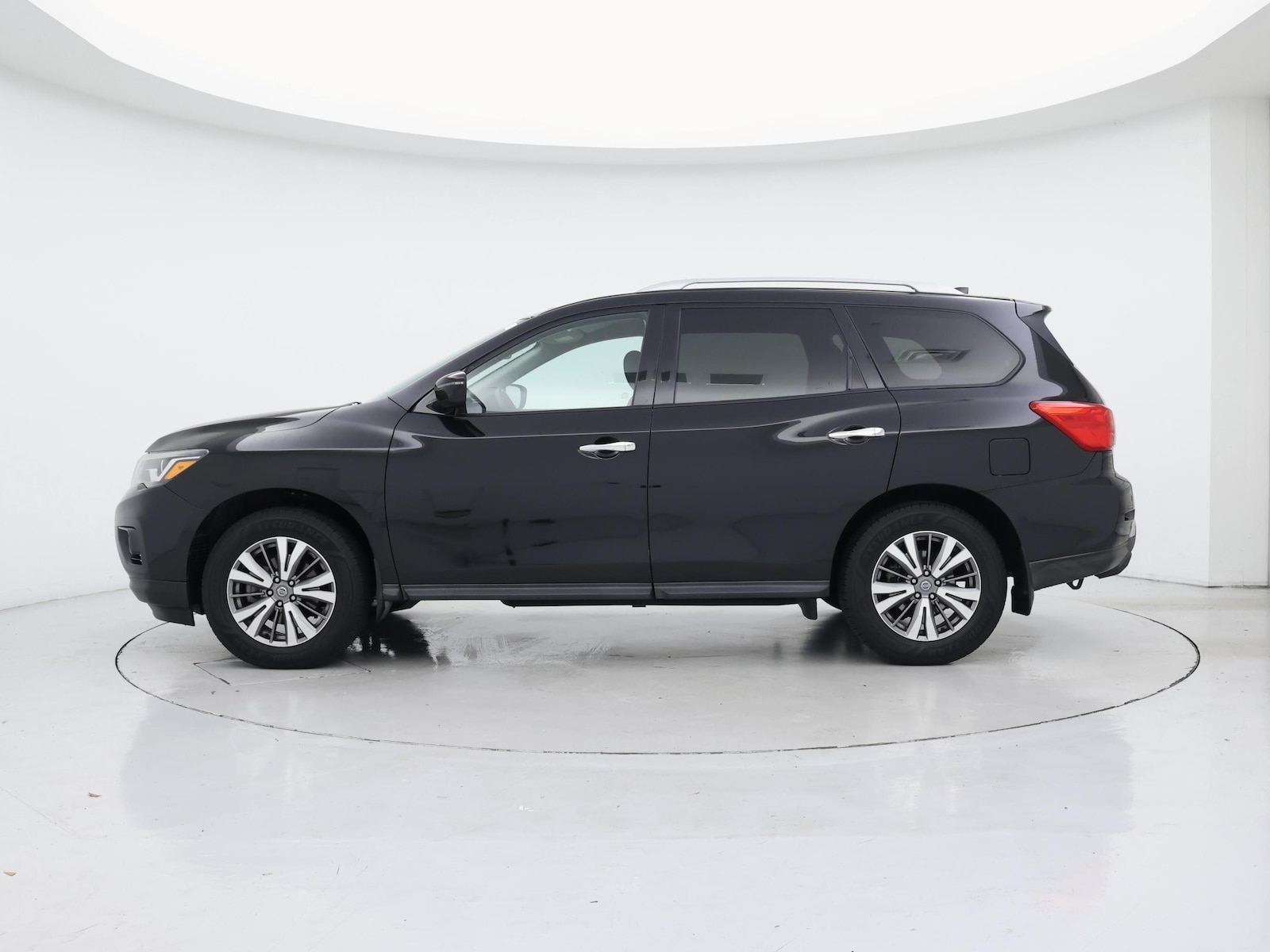 2019 Nissan Pathfinder SV - Photo 4