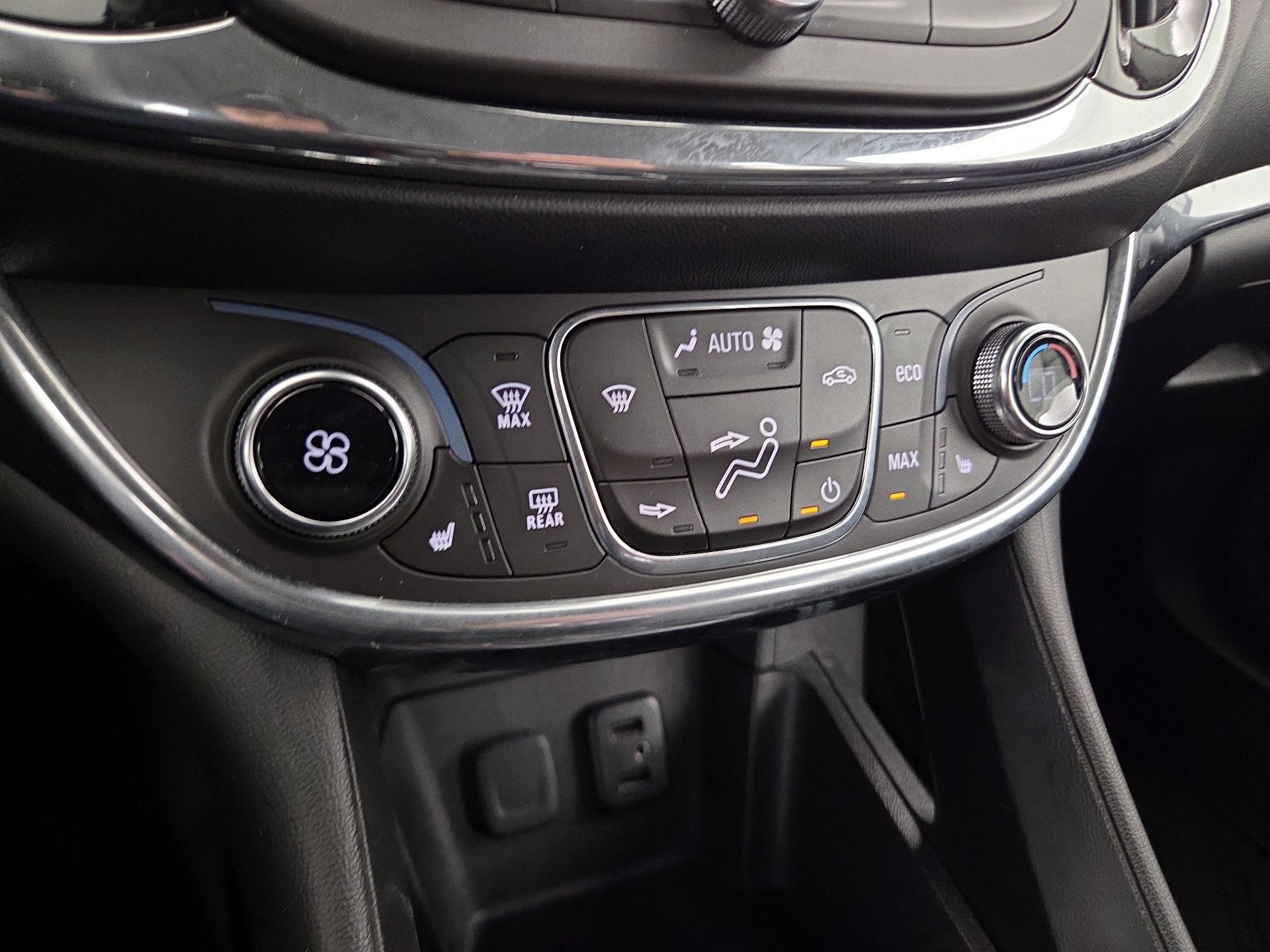 Thumbnail: 2017 Chevrolet Volt - 16