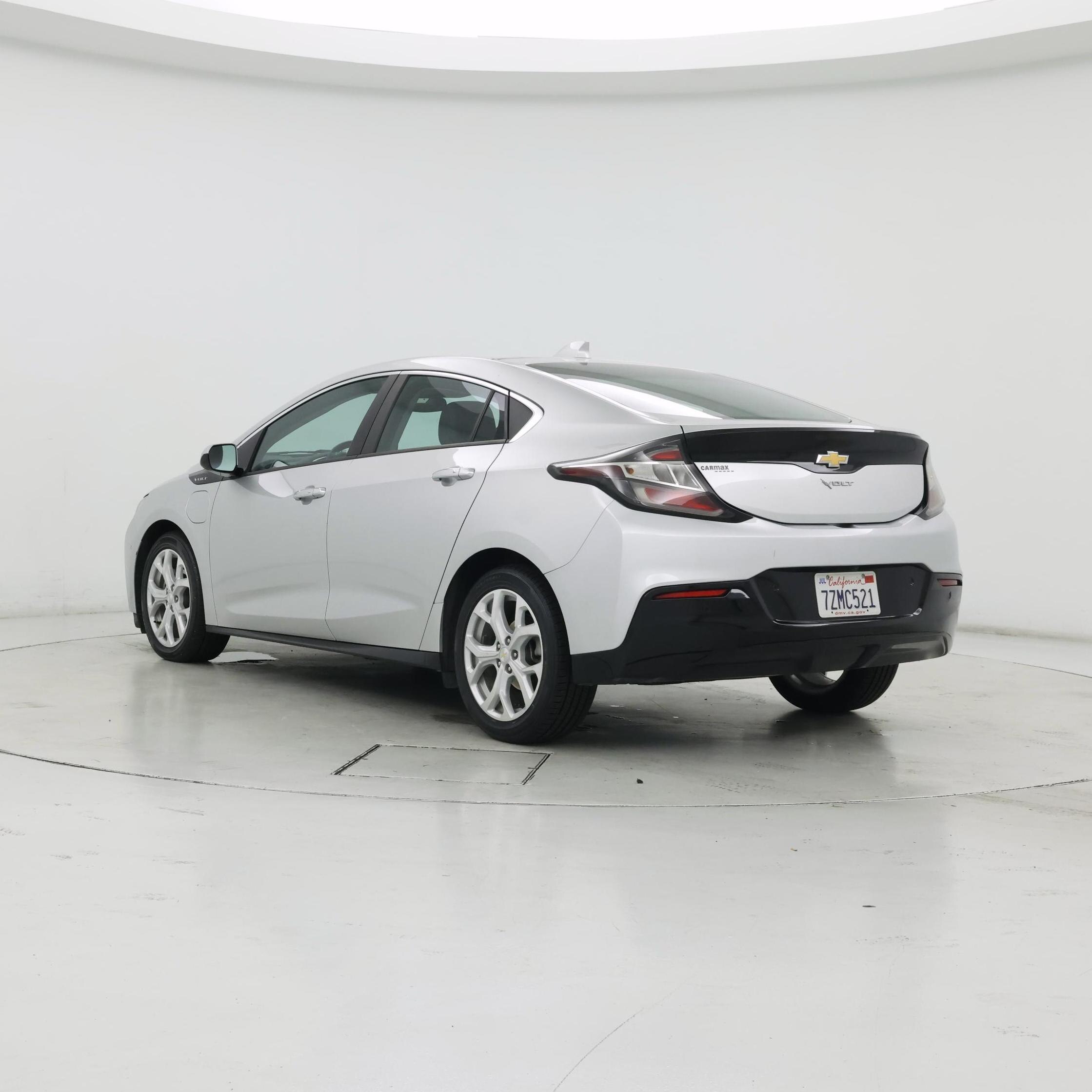 Thumbnail: 2017 Chevrolet Volt - 2