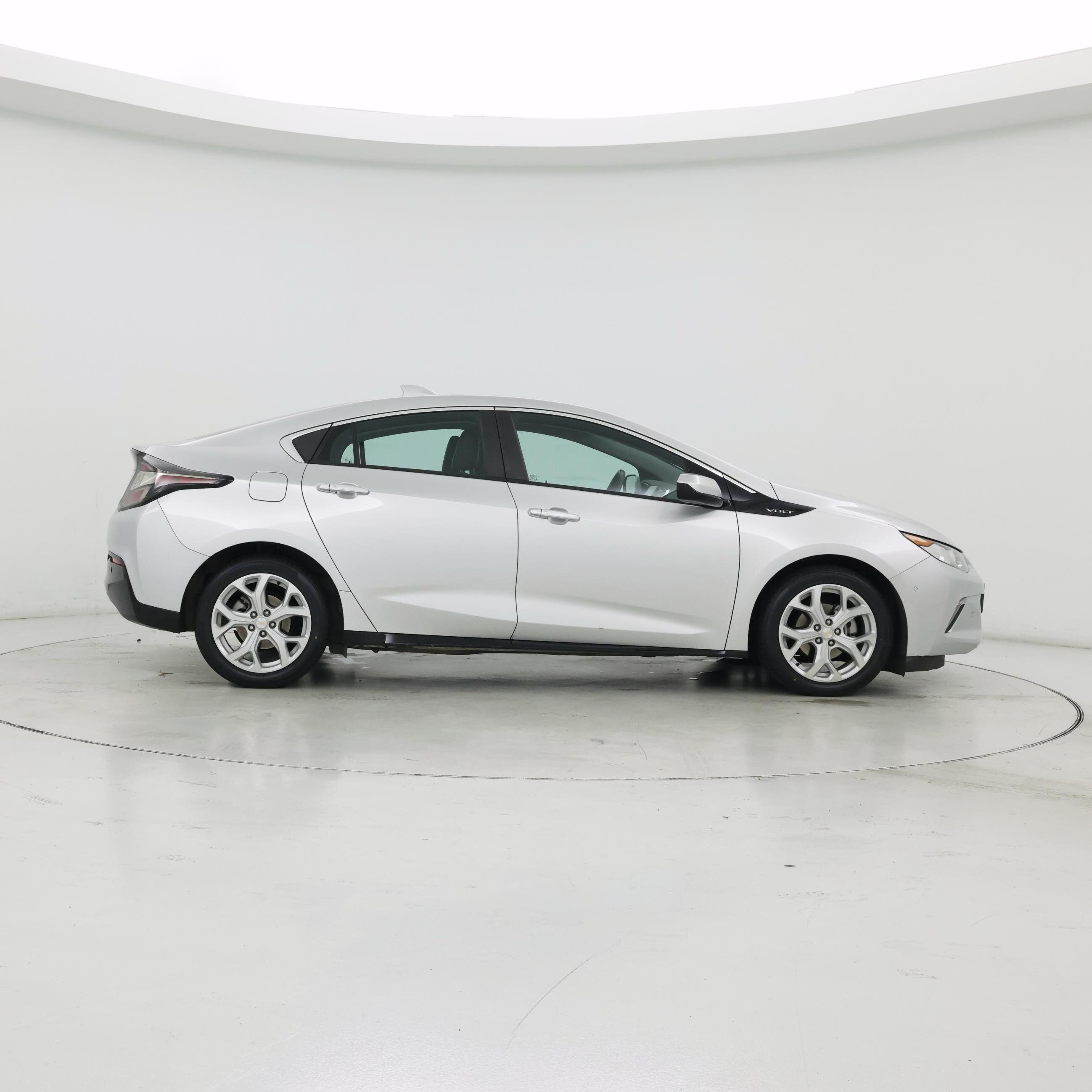Thumbnail: 2017 Chevrolet Volt - 7