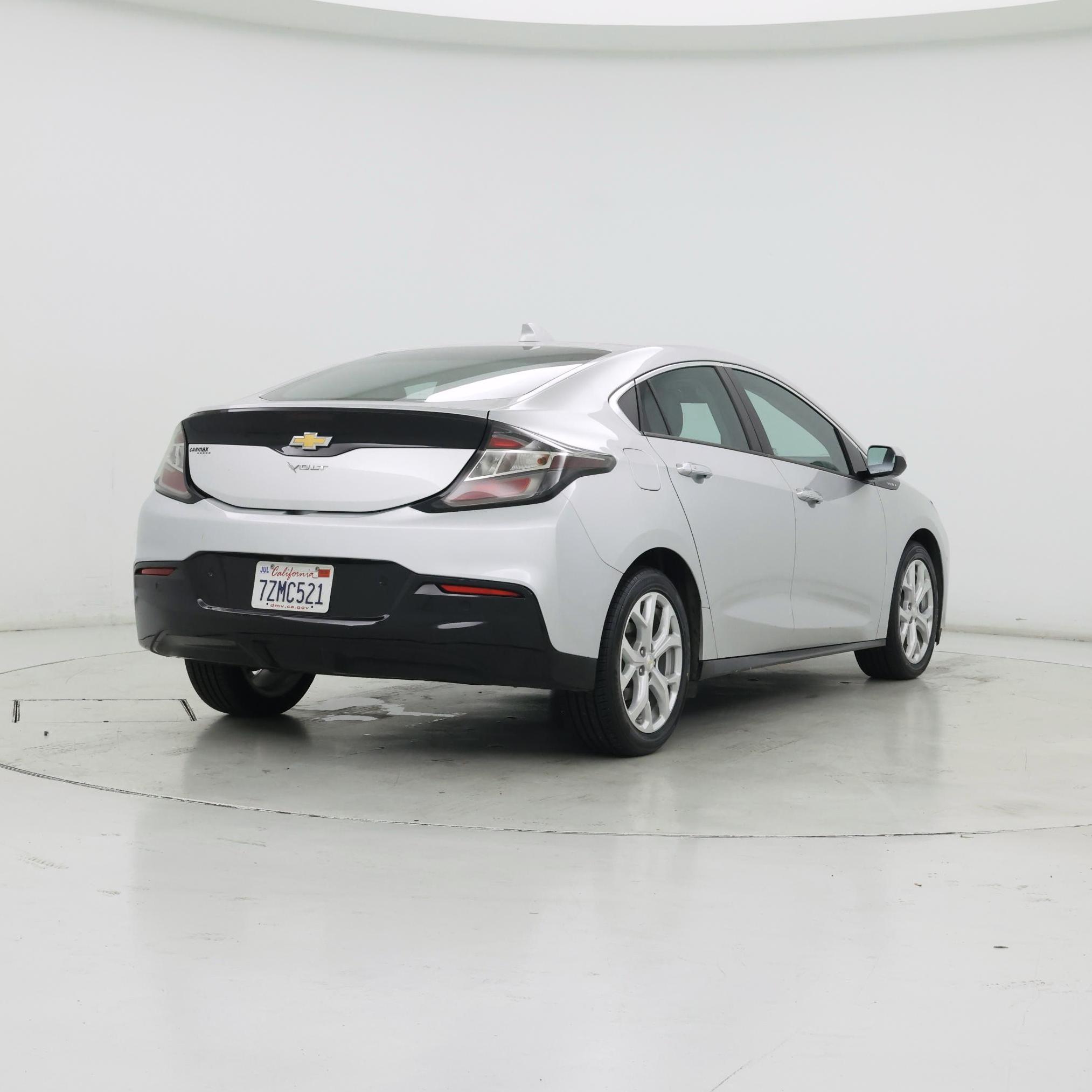Thumbnail: 2017 Chevrolet Volt - 8