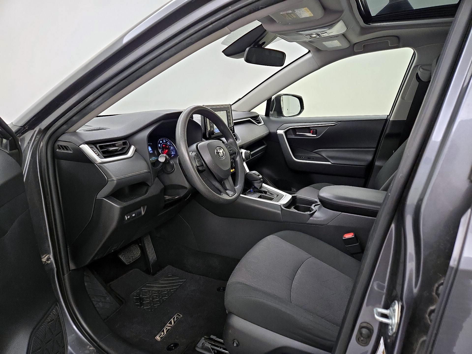 Thumbnail: 2019 Toyota RAV4 - 11
