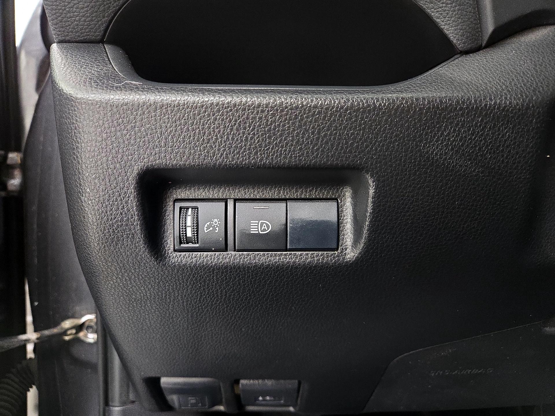 Thumbnail: 2019 Toyota RAV4 - 13