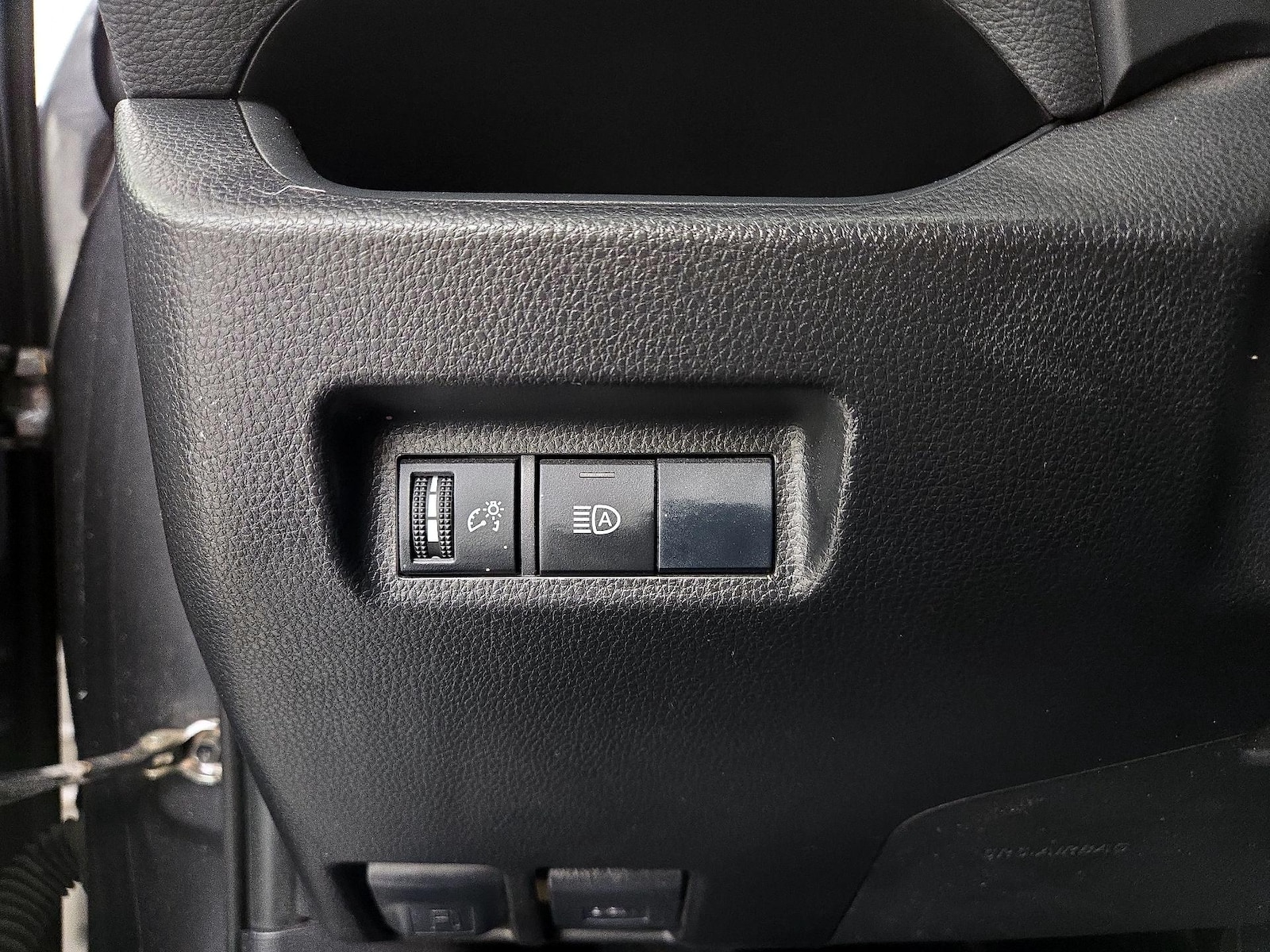 2019 Toyota RAV4 XLE - Photo 14