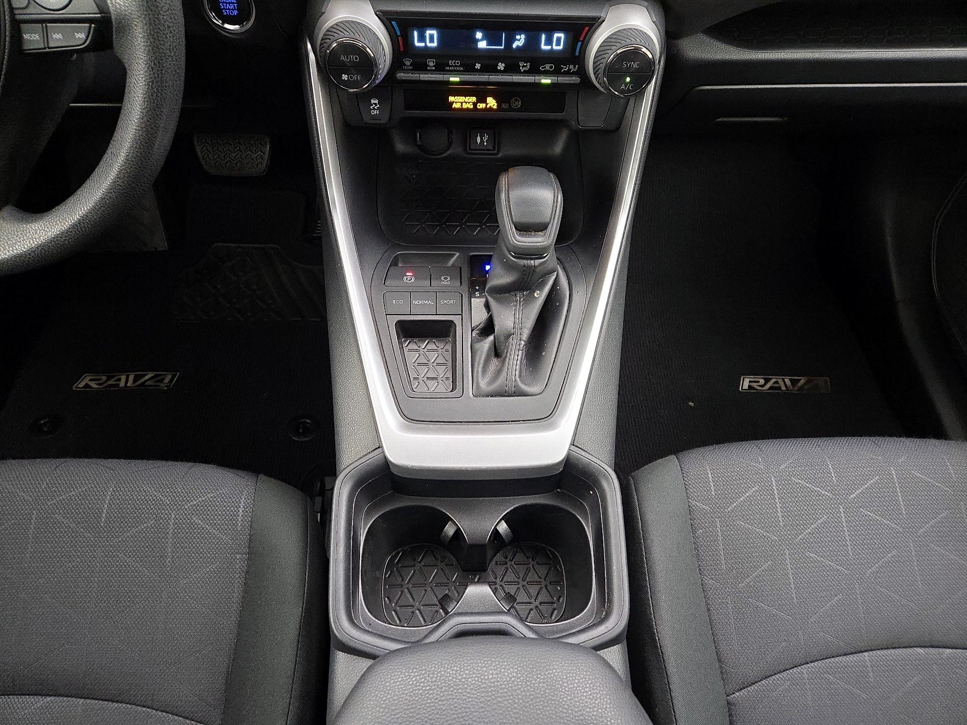 Thumbnail: 2019 Toyota RAV4 - 17