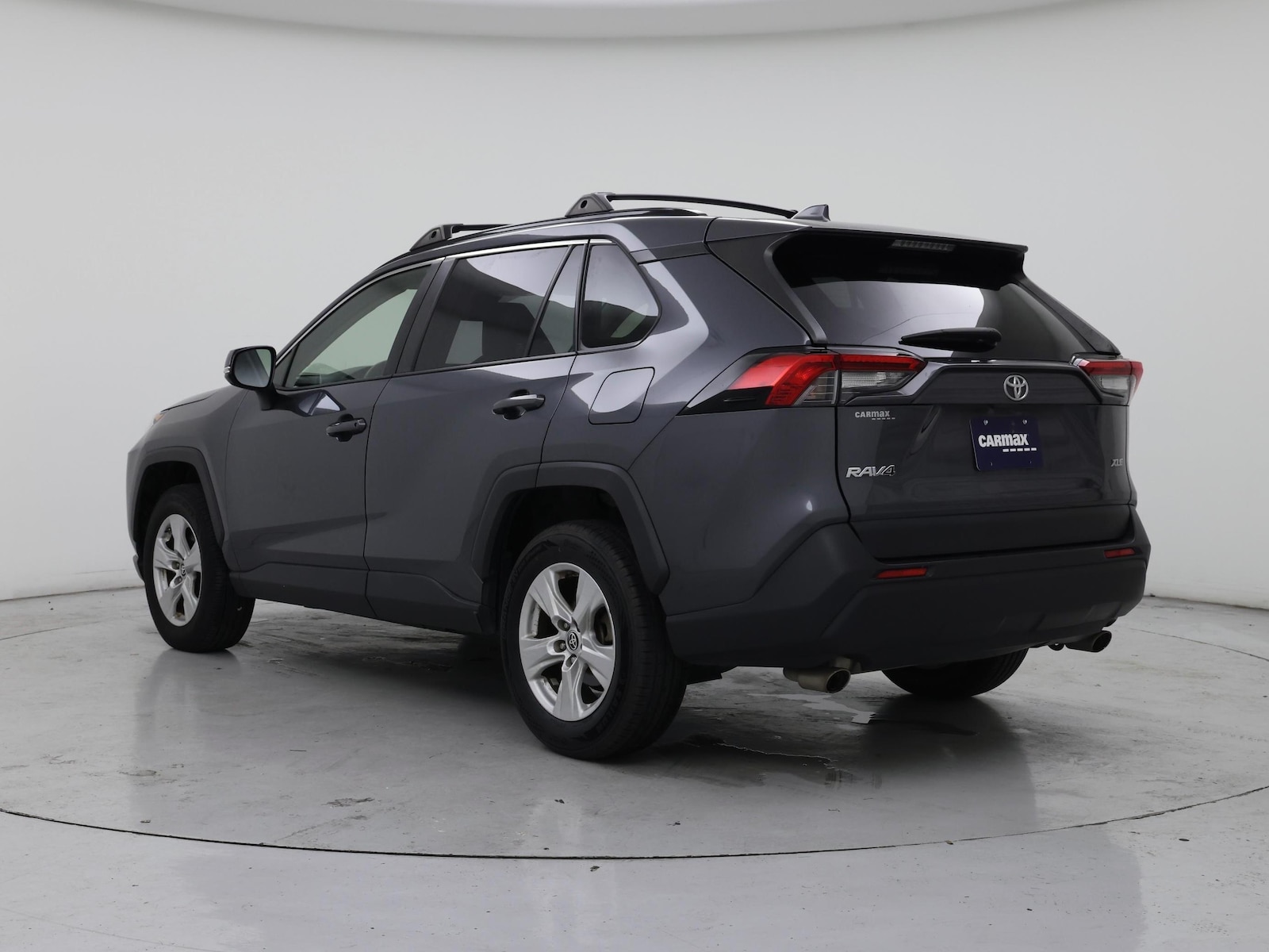 2019 Toyota RAV4 XLE - Photo 3