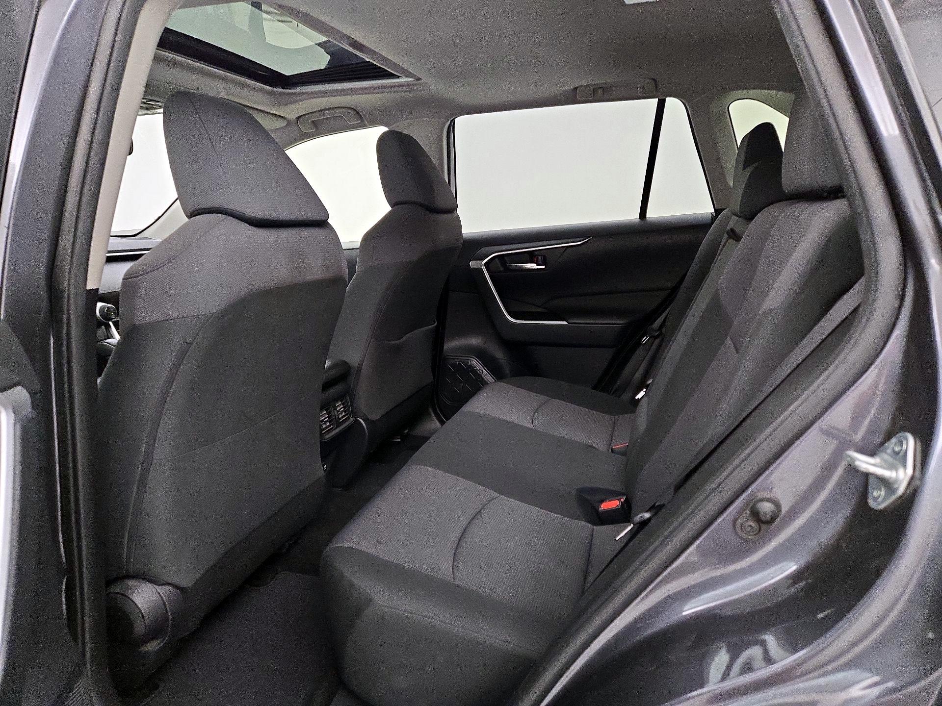 Thumbnail: 2019 Toyota RAV4 - 20