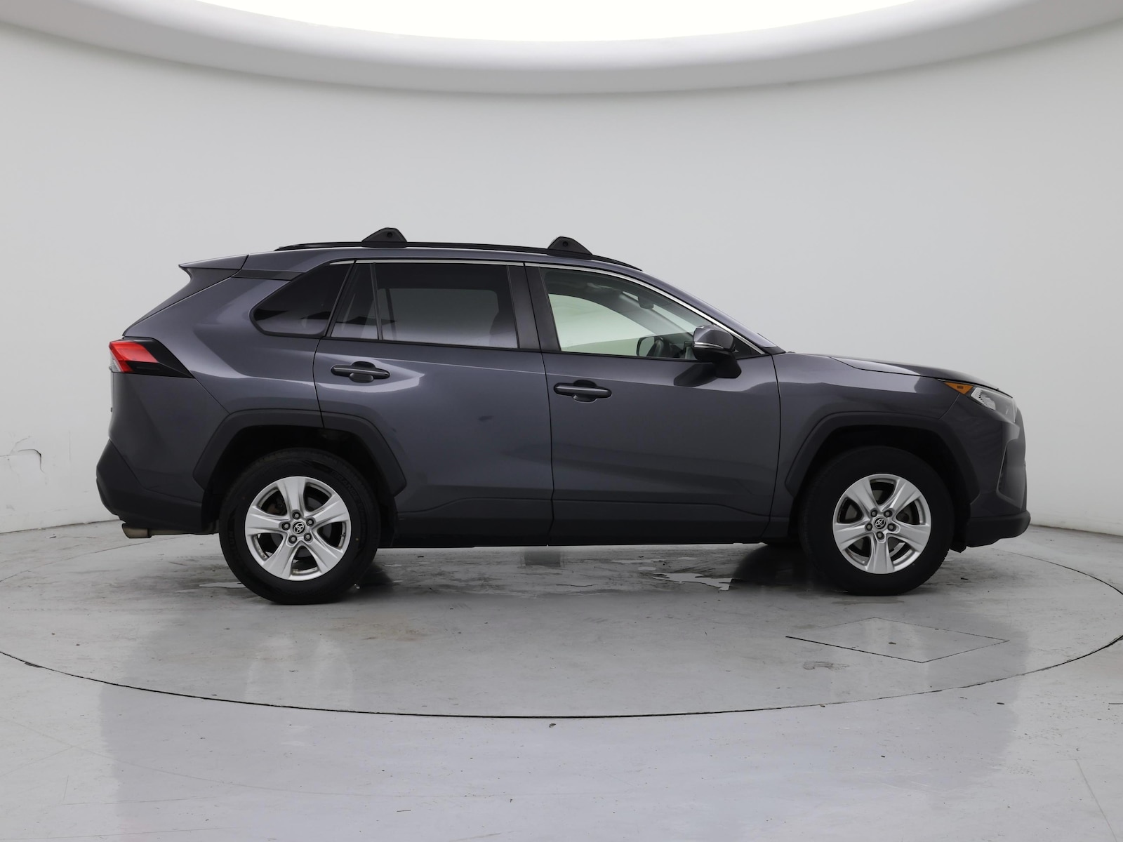 2019 Toyota RAV4 XLE - Photo 8