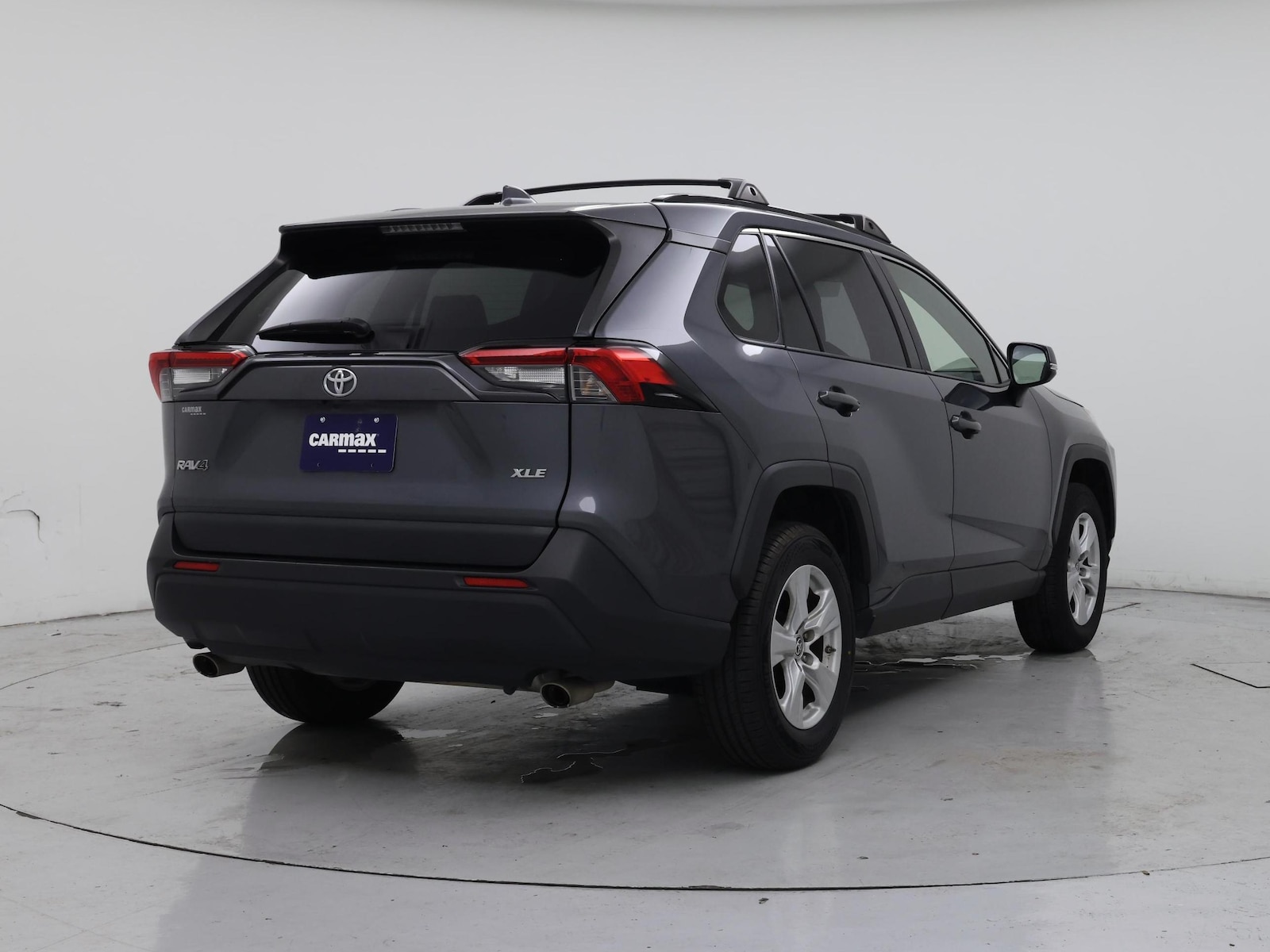 2019 Toyota RAV4 XLE - Photo 9