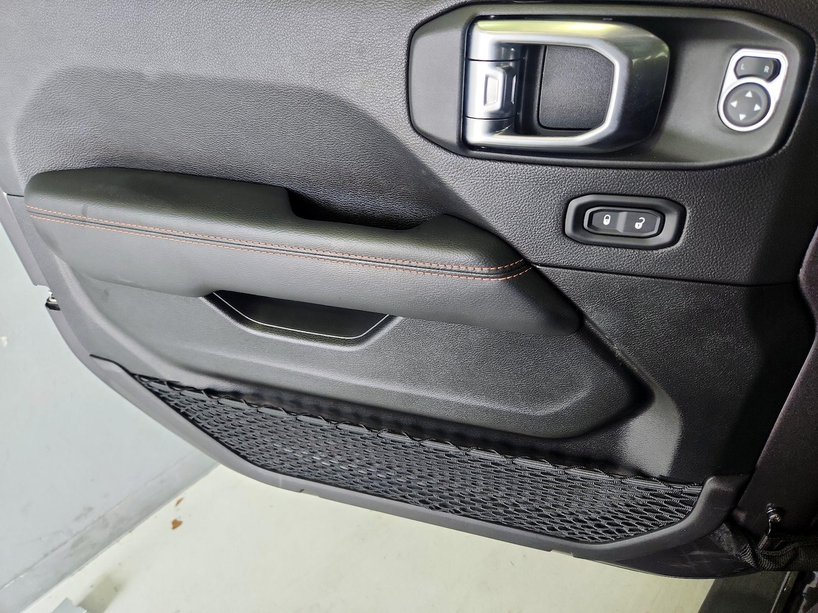 2022 Jeep Gladiator Mojave - Photo 13