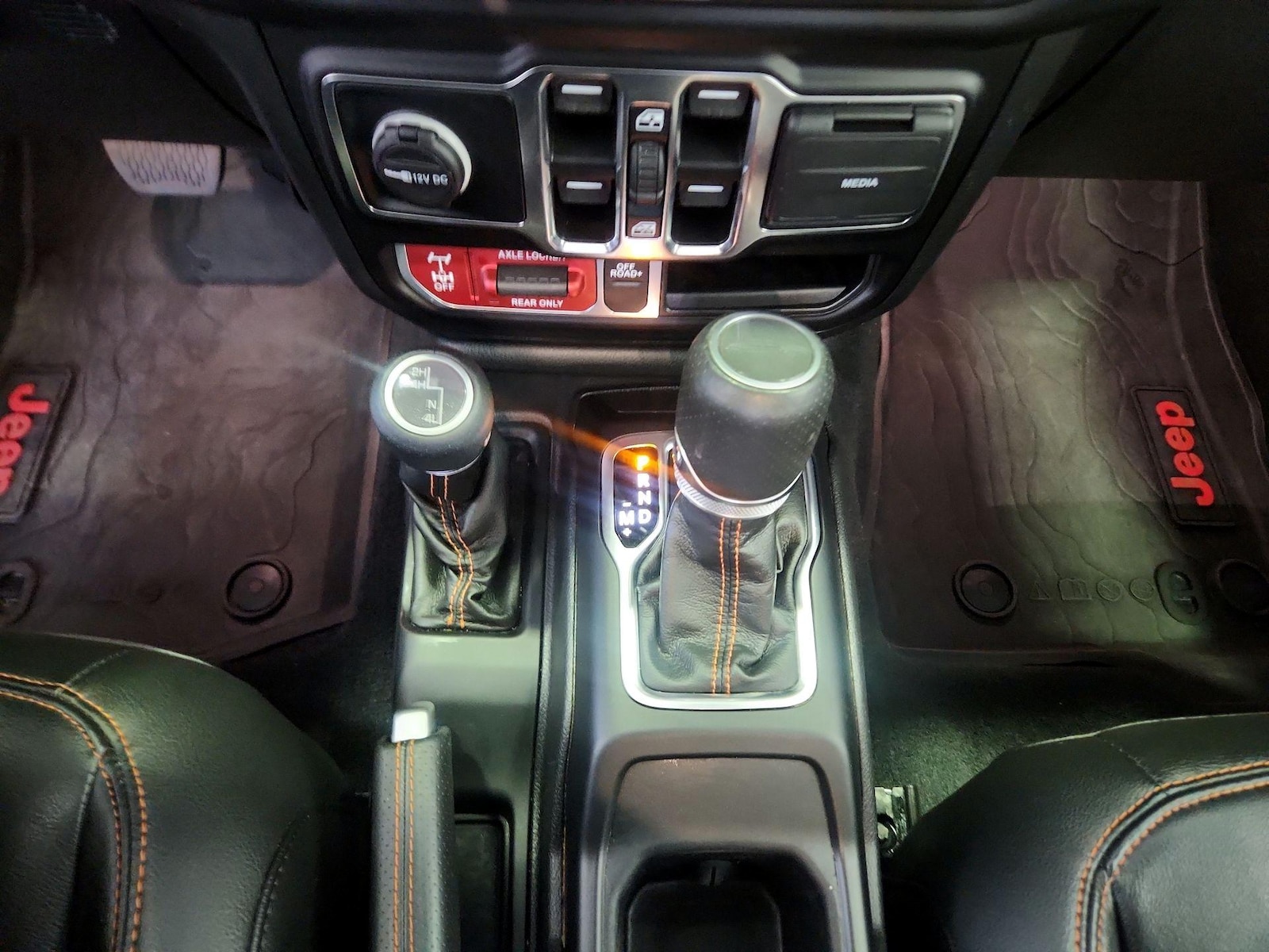 2022 Jeep Gladiator Mojave - Photo 18