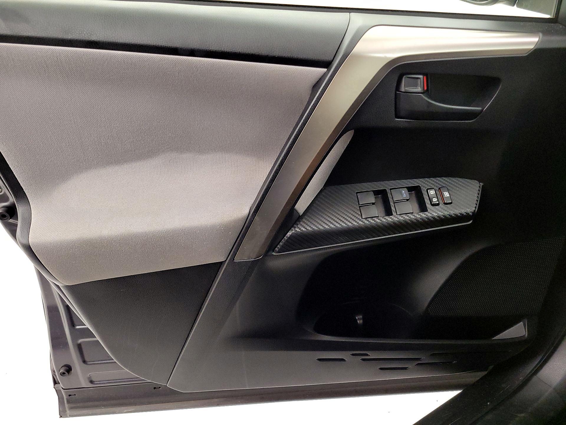 Thumbnail: 2014 Toyota RAV4 - 12