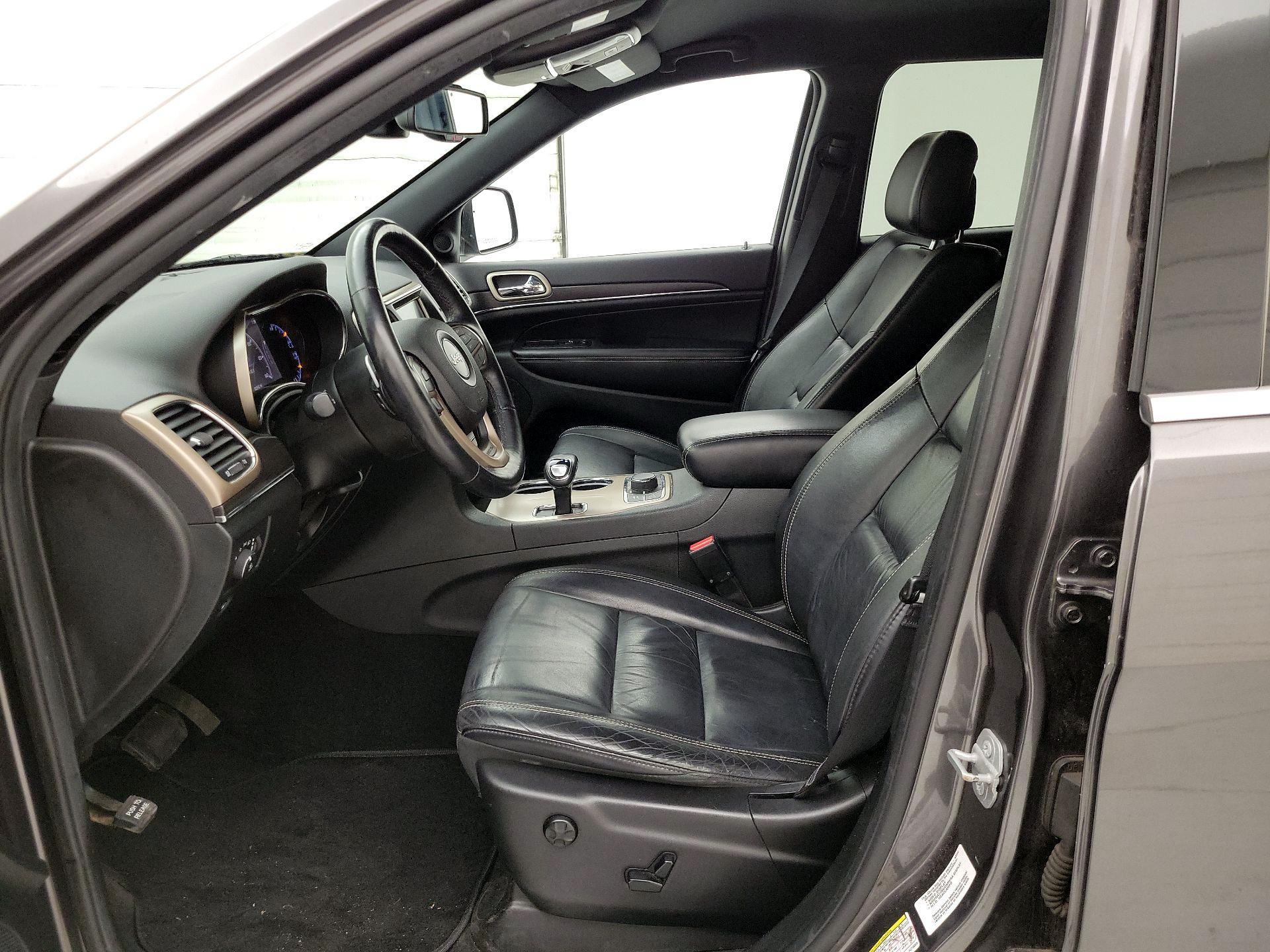 Thumbnail: 2015 Jeep Grand Cherokee - 11