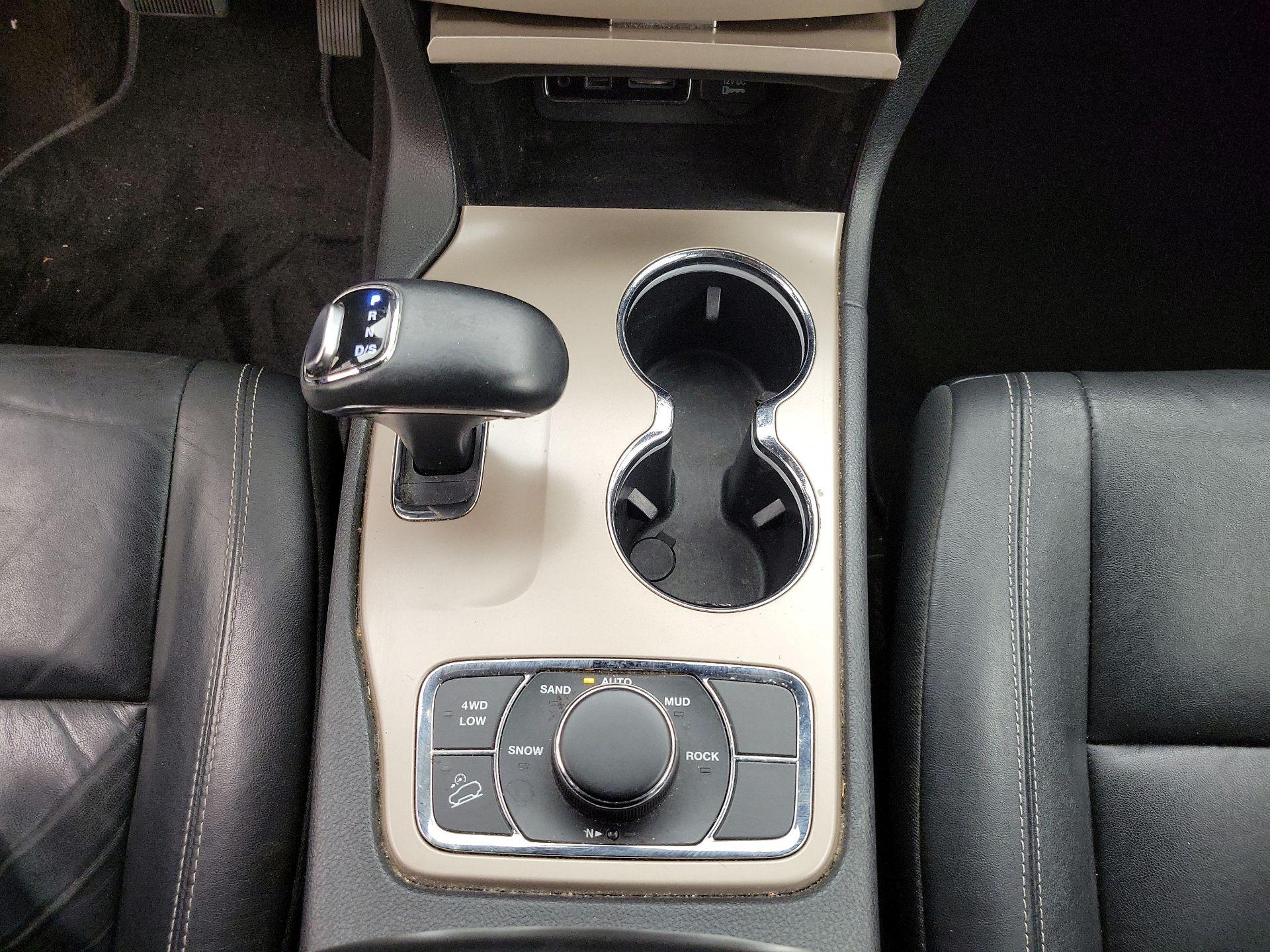 Thumbnail: 2015 Jeep Grand Cherokee - 17