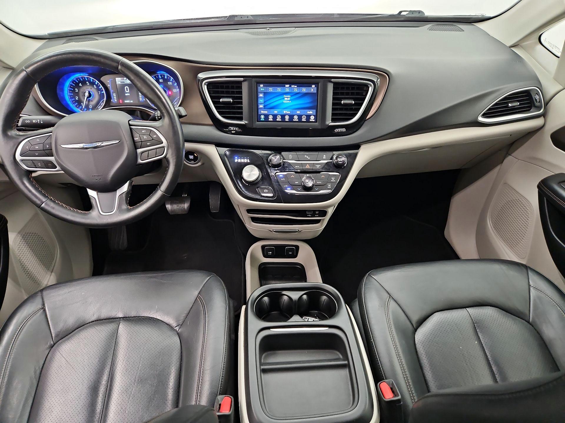Thumbnail: 2019 Chrysler Pacifica - 9