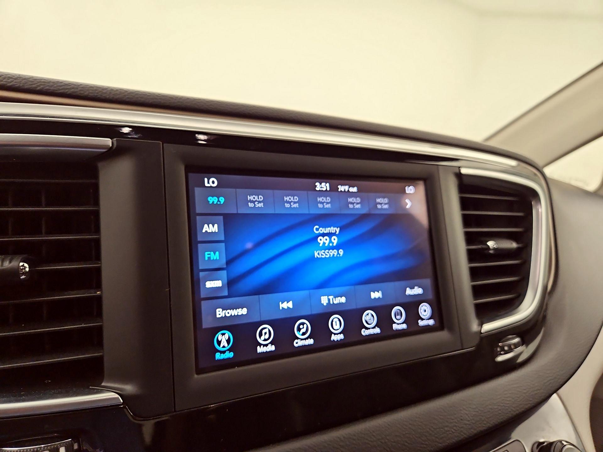 Thumbnail: 2019 Chrysler Pacifica - 15