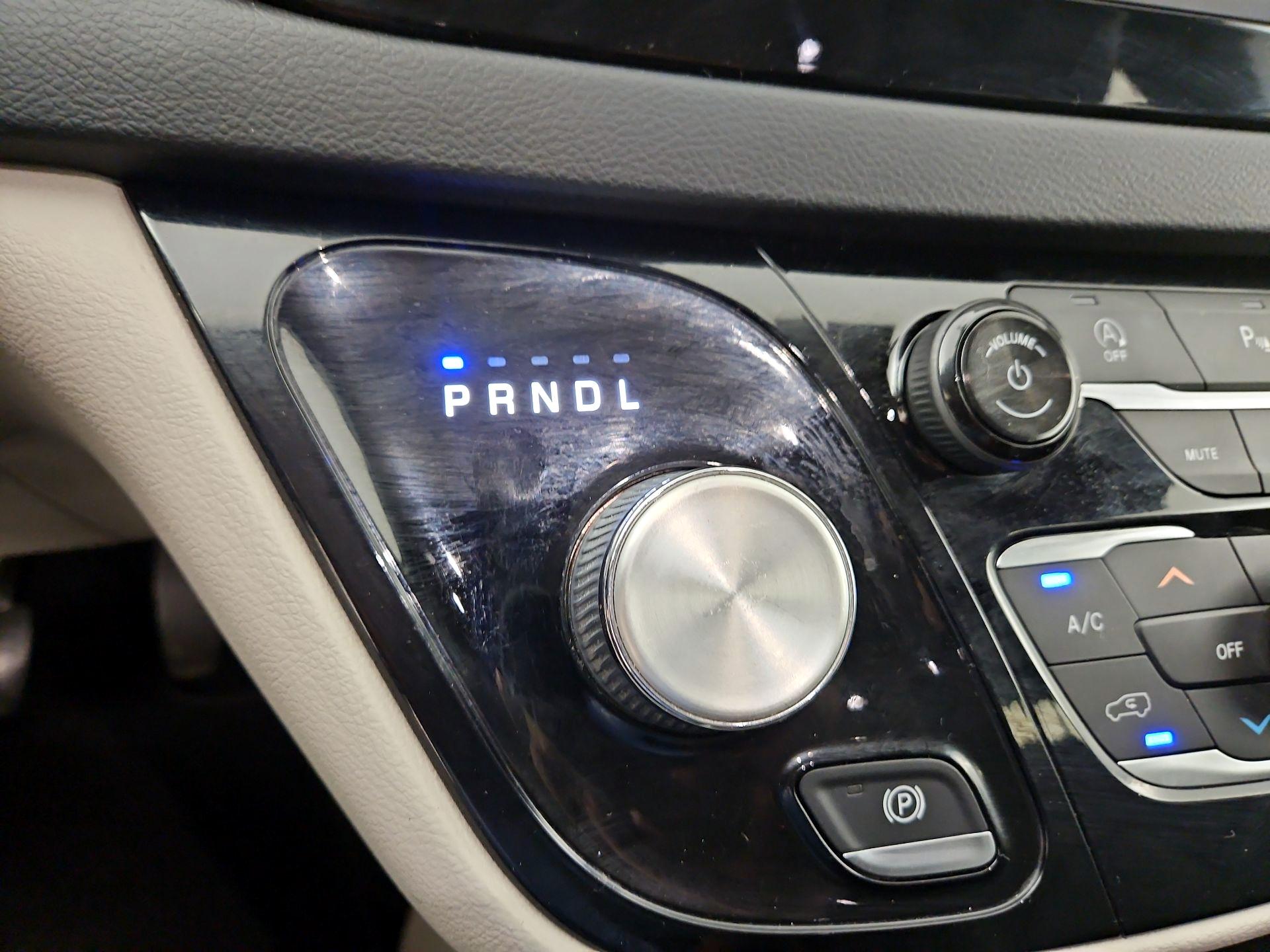 Thumbnail: 2019 Chrysler Pacifica - 17