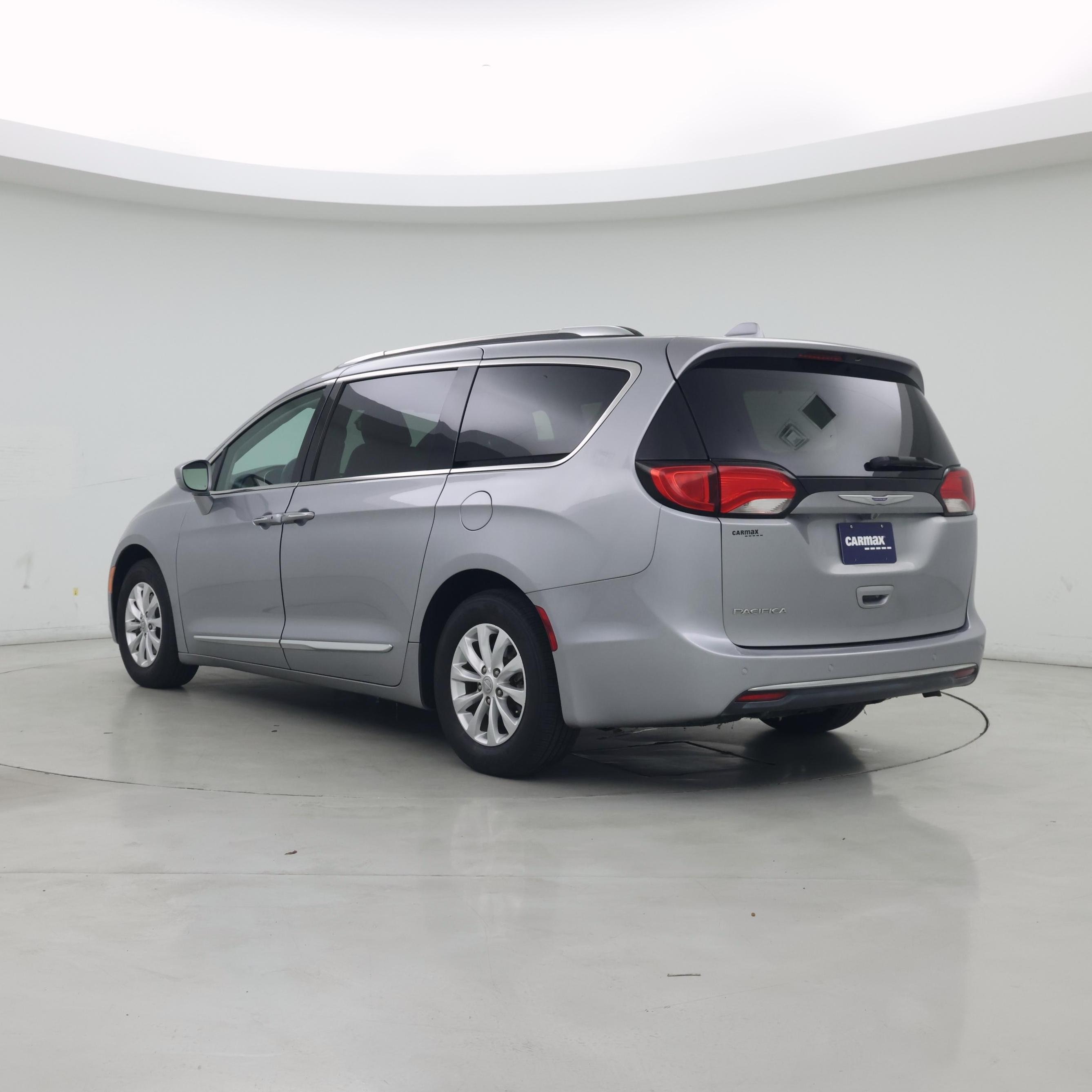 Thumbnail: 2019 Chrysler Pacifica - 2