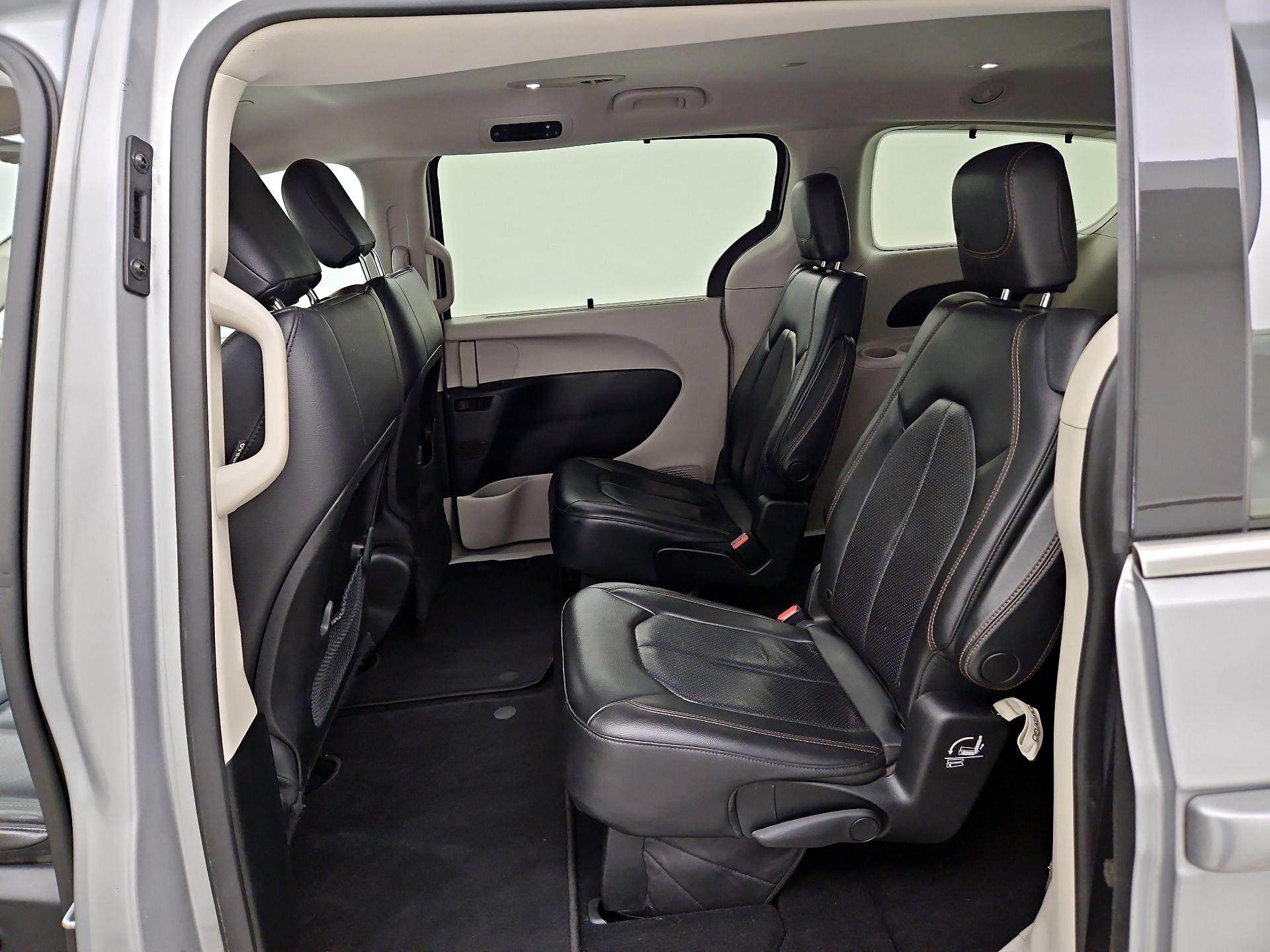 Thumbnail: 2019 Chrysler Pacifica - 19