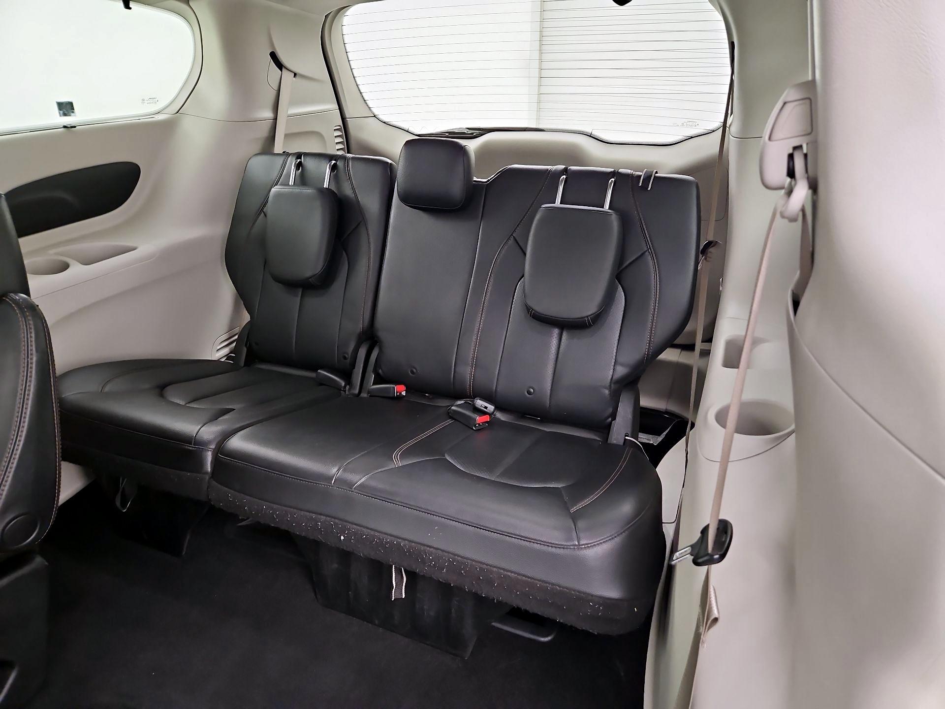 Thumbnail: 2019 Chrysler Pacifica - 20