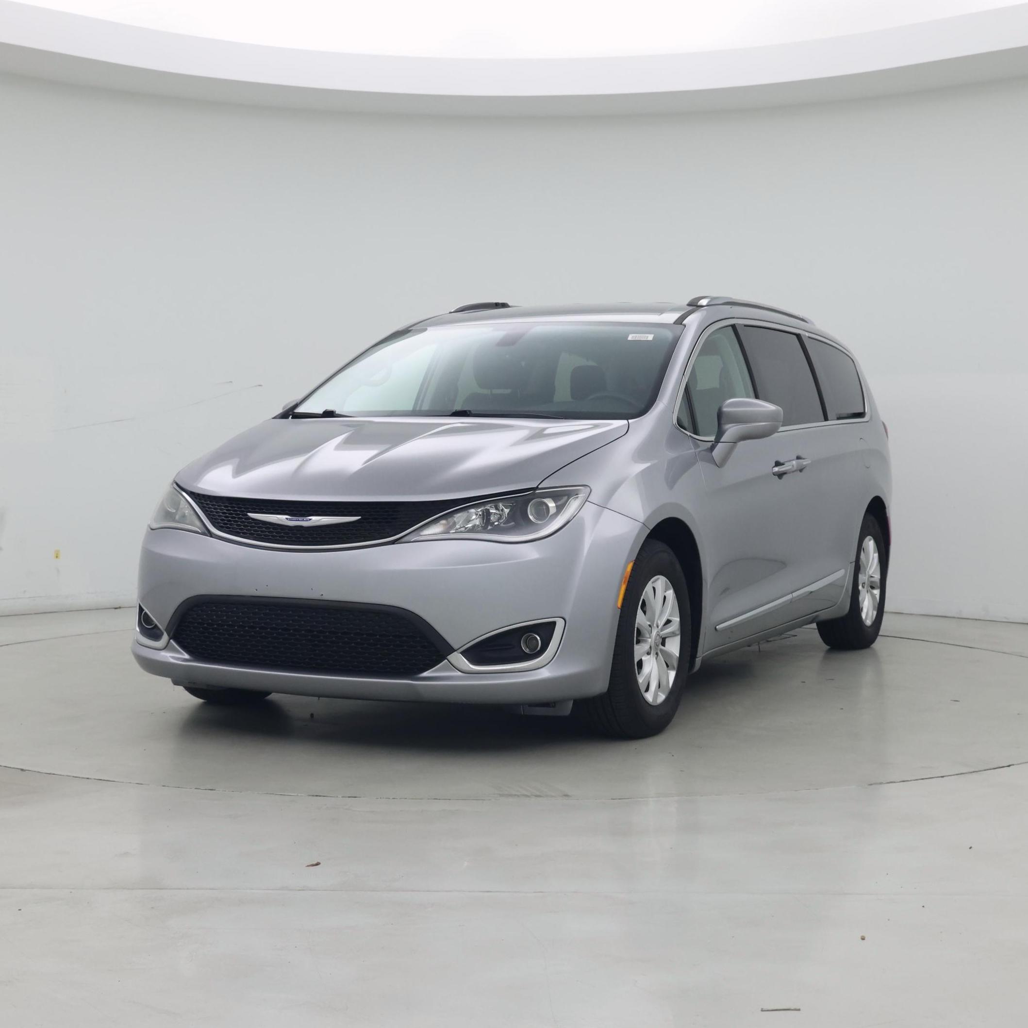 Thumbnail: 2019 Chrysler Pacifica - 4
