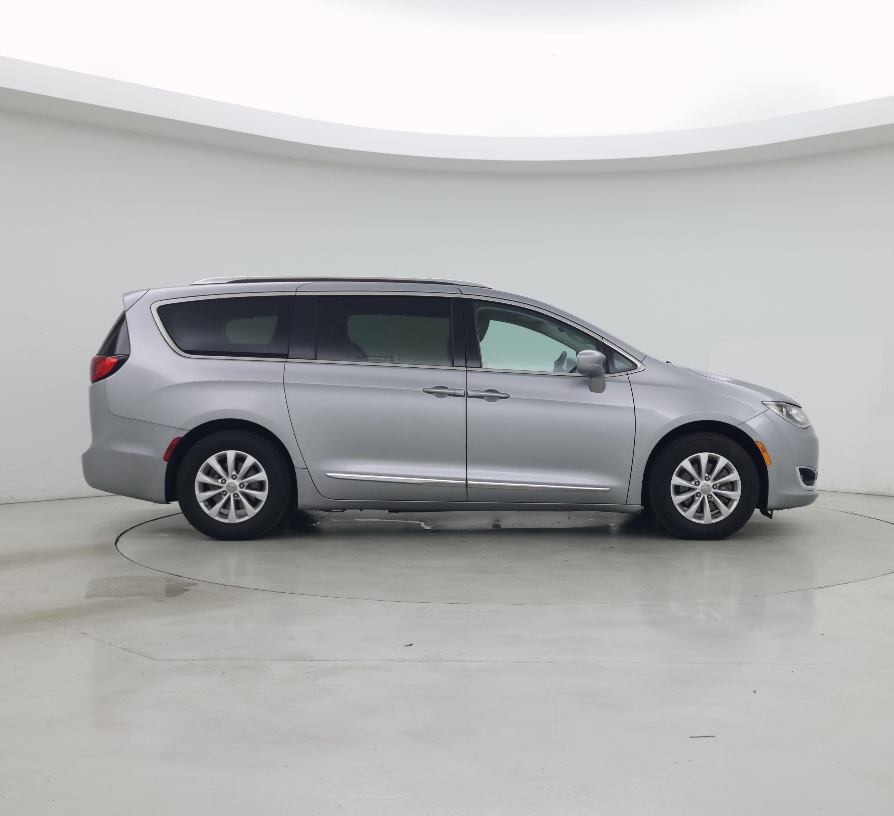 Thumbnail: 2019 Chrysler Pacifica - 7