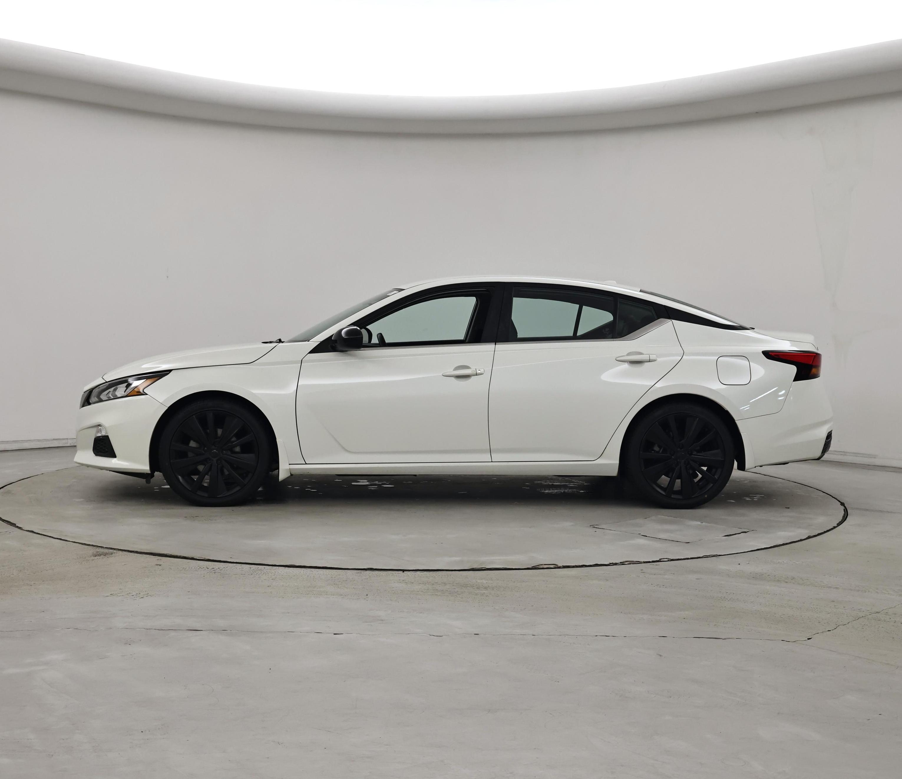 Thumbnail: 2021 Nissan Altima - 3