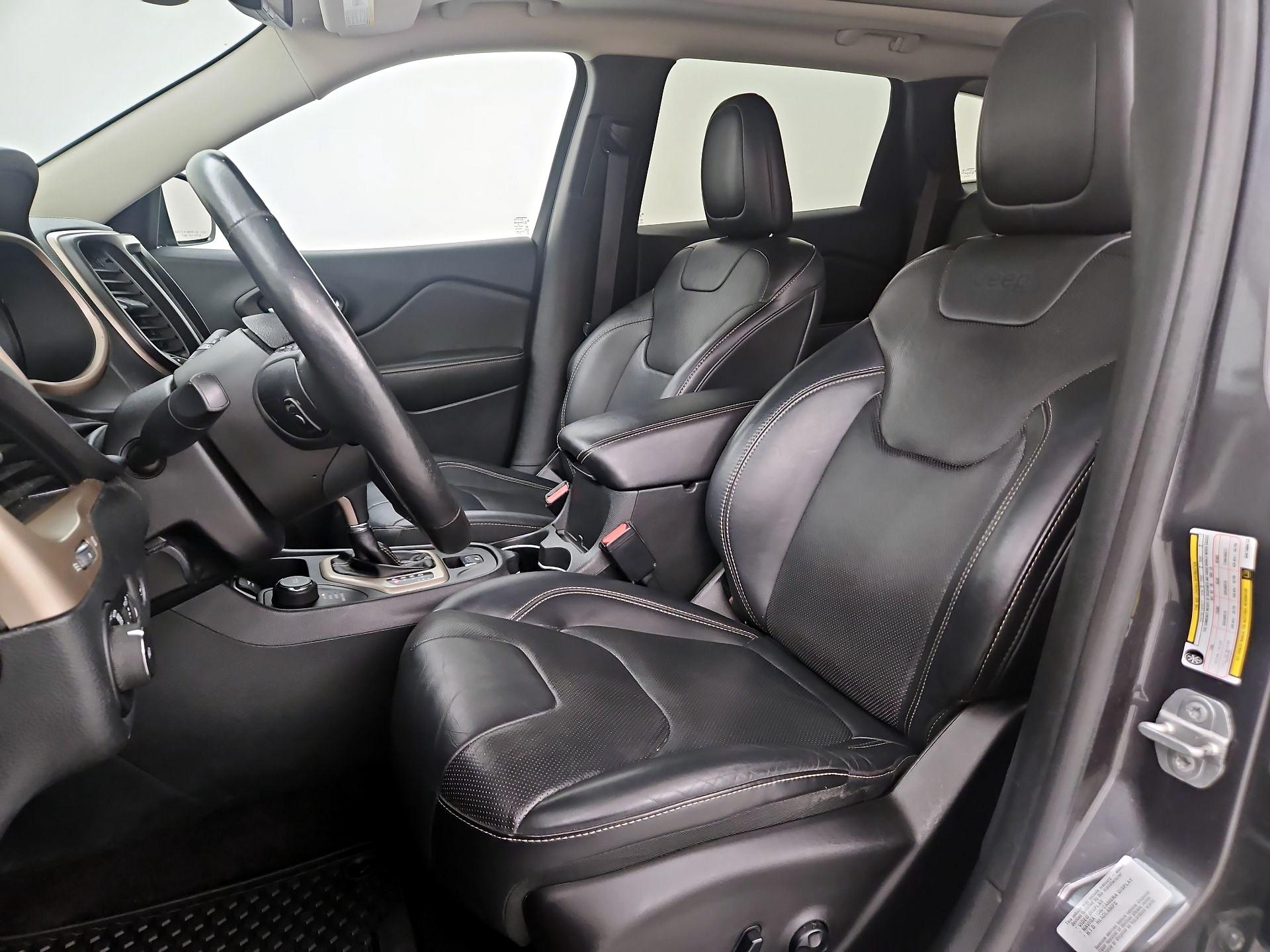 Thumbnail: 2016 Jeep Cherokee - 11