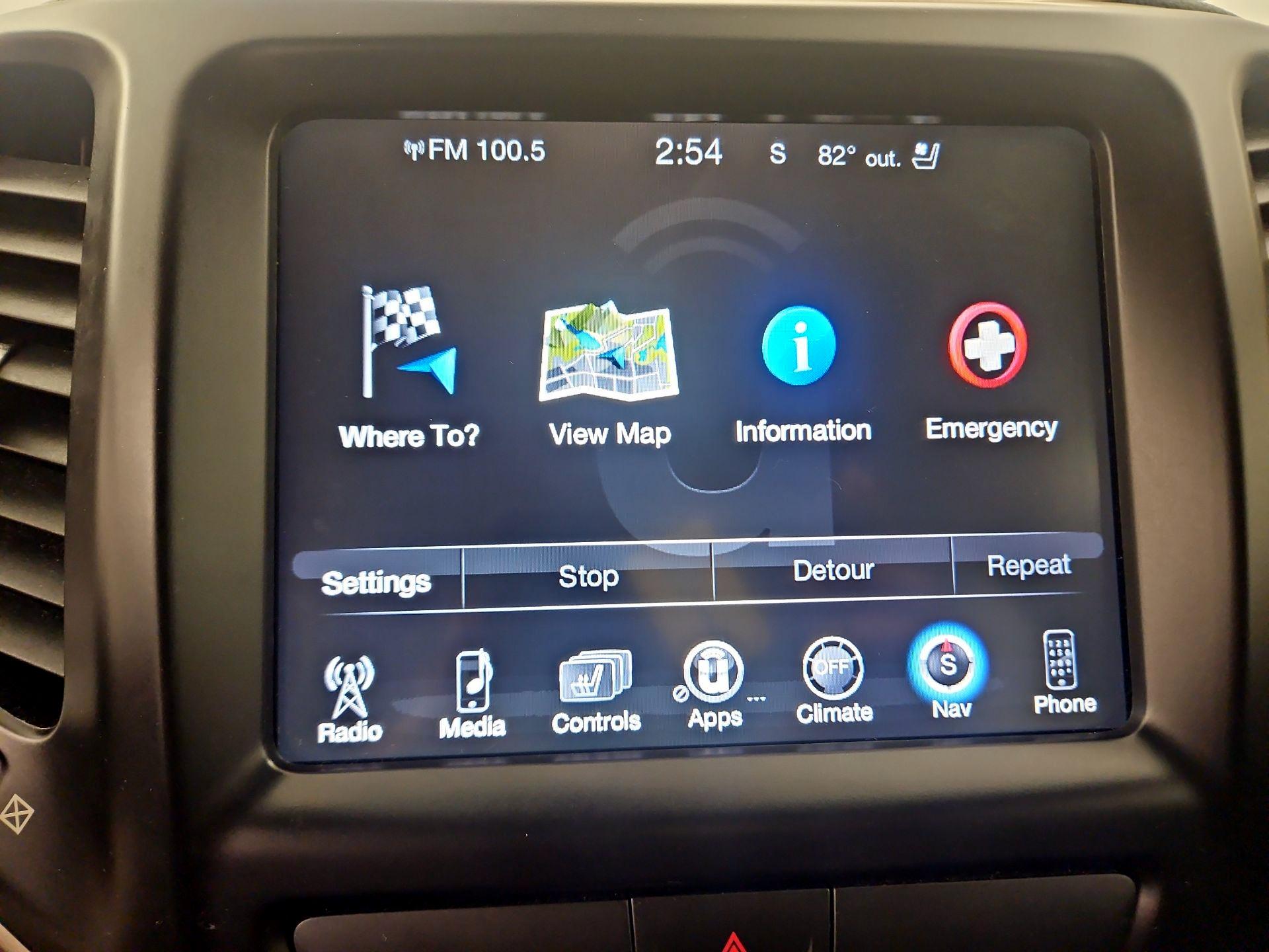 Thumbnail: 2016 Jeep Cherokee - 14
