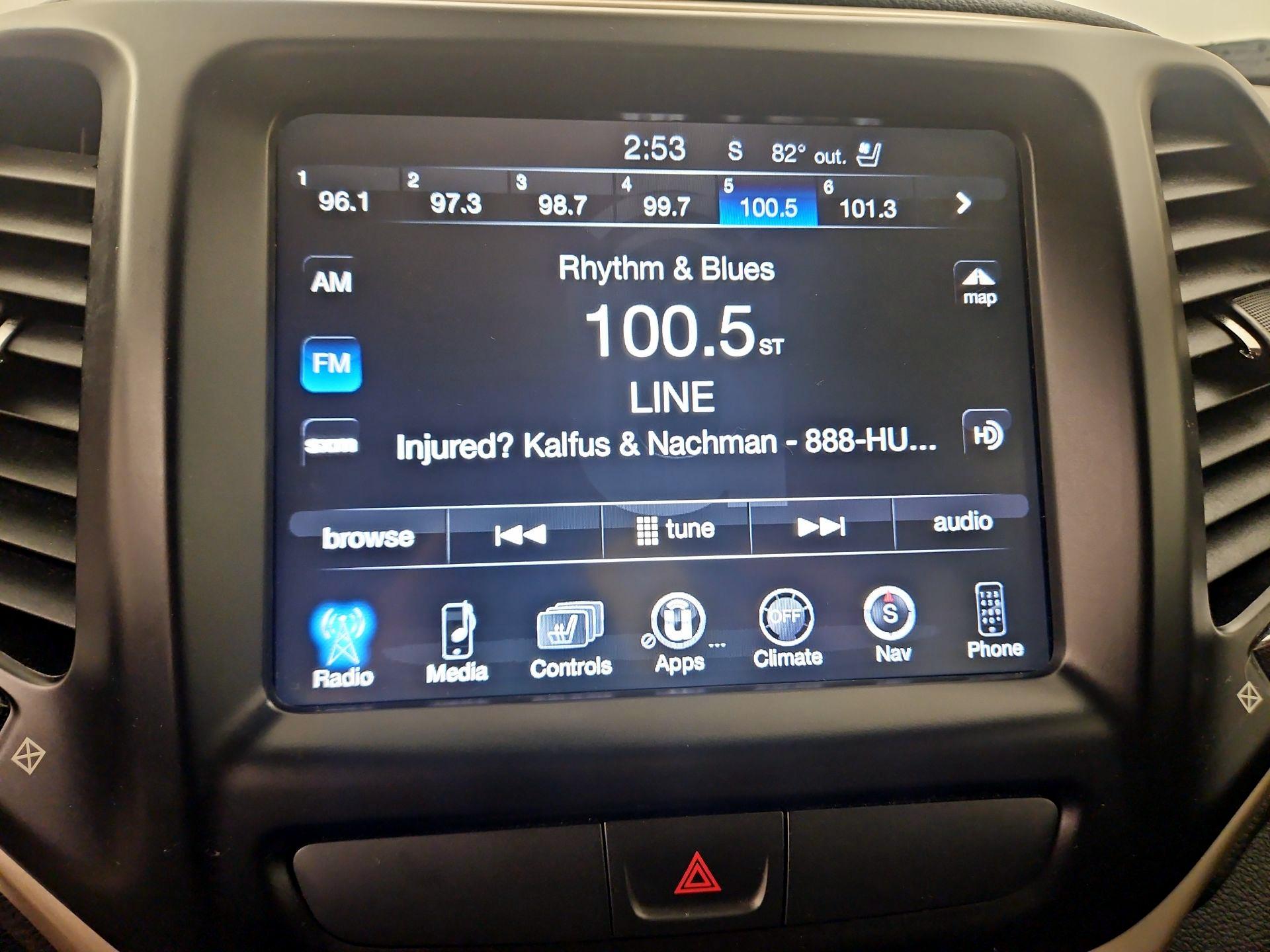 Thumbnail: 2016 Jeep Cherokee - 16